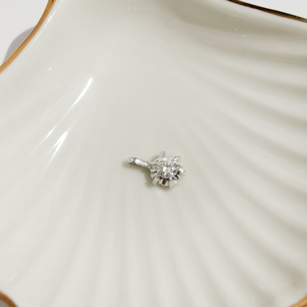 14 Karat Goldanhänger mit Brillanten – Klein aber Oho - Honey Jewelry