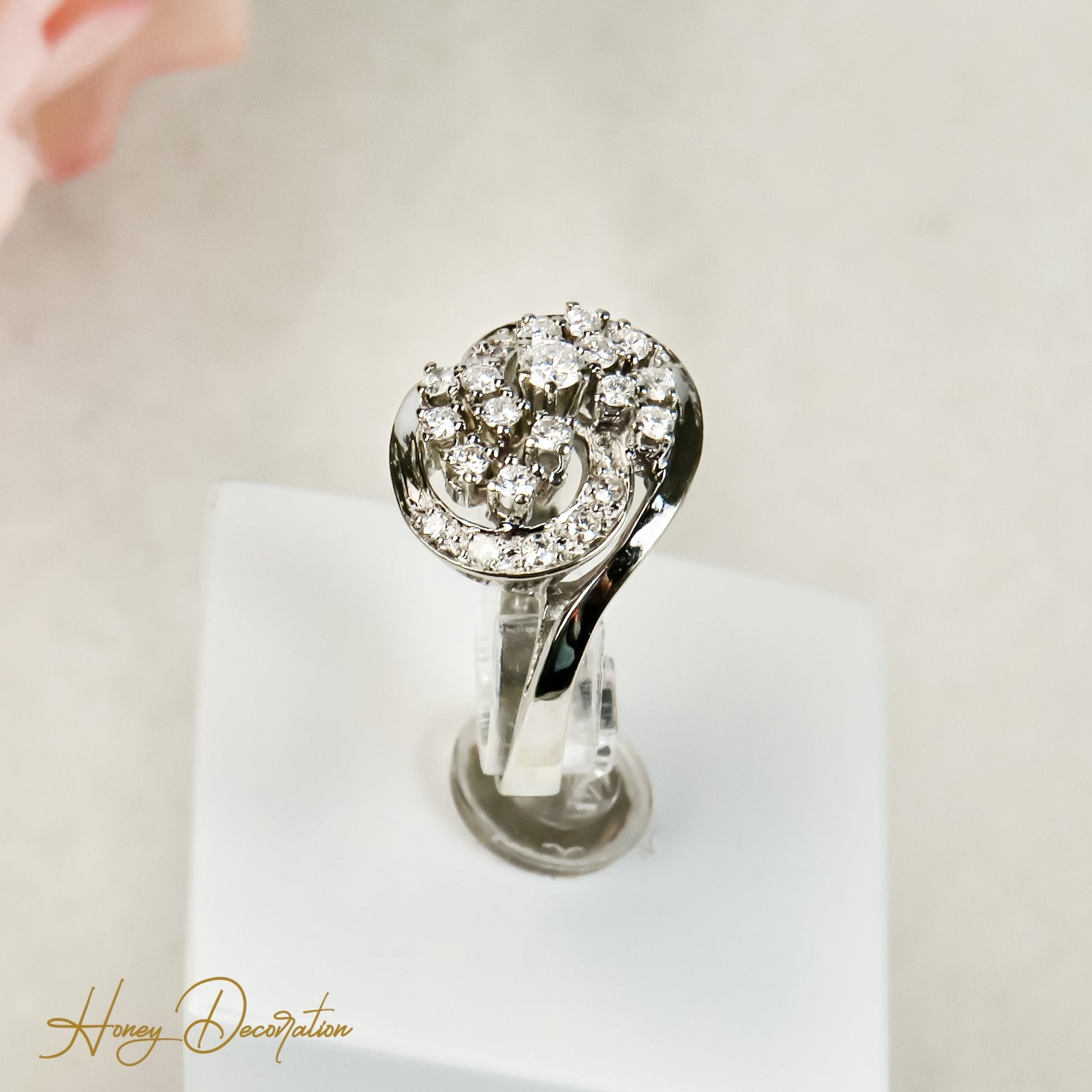 14 Karat Weißgoldring mit Brillanten – Vintage - Glanzstück - Honey Jewelry