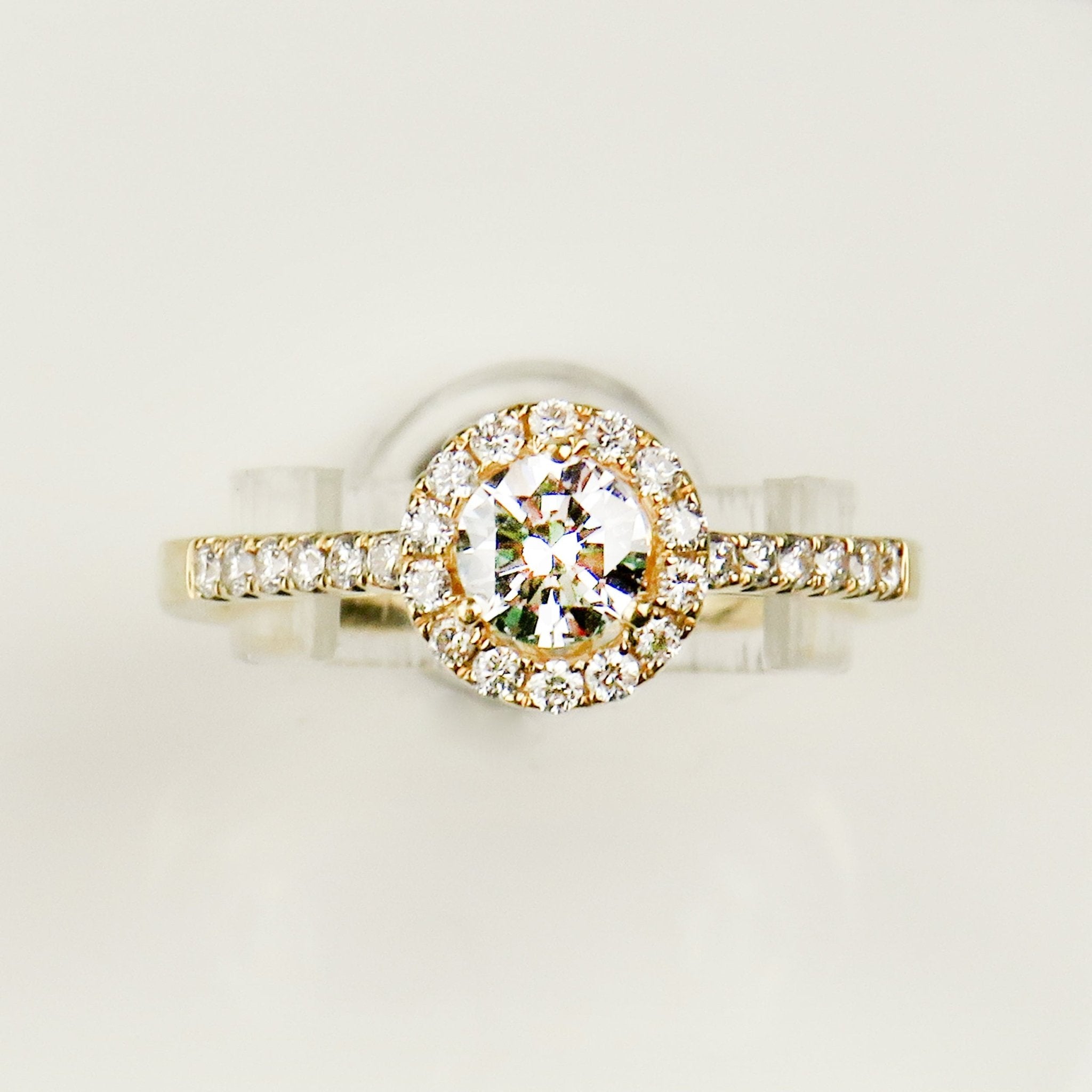 18 Karat Halo - Goldring mit Brillanten – Leuchtendes Meisterwerk - Honey Jewelry