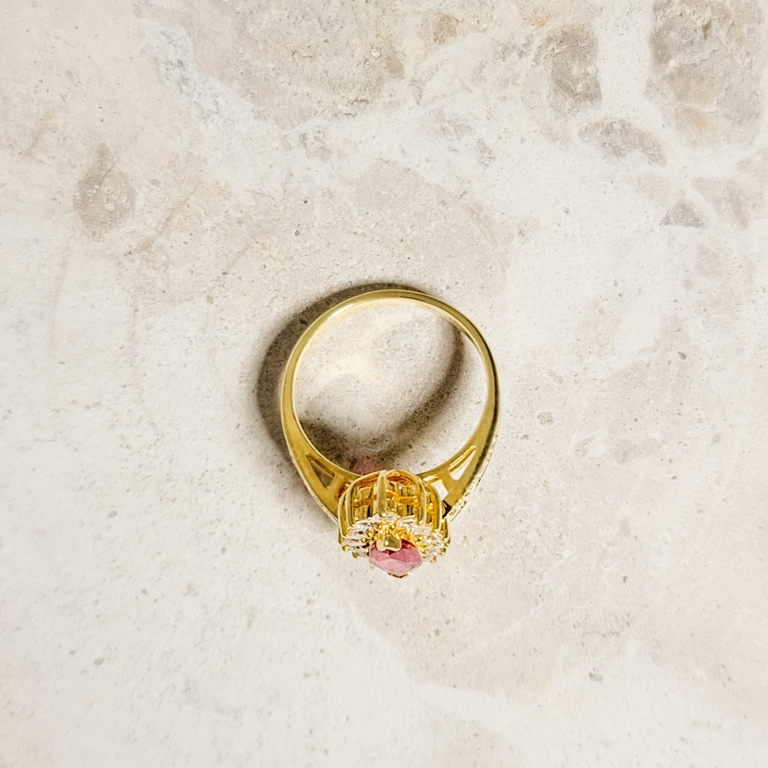 18 Karat Halo - Goldring mit Rubin und Brillanten – Feurige Schönheit - Honey Jewelry