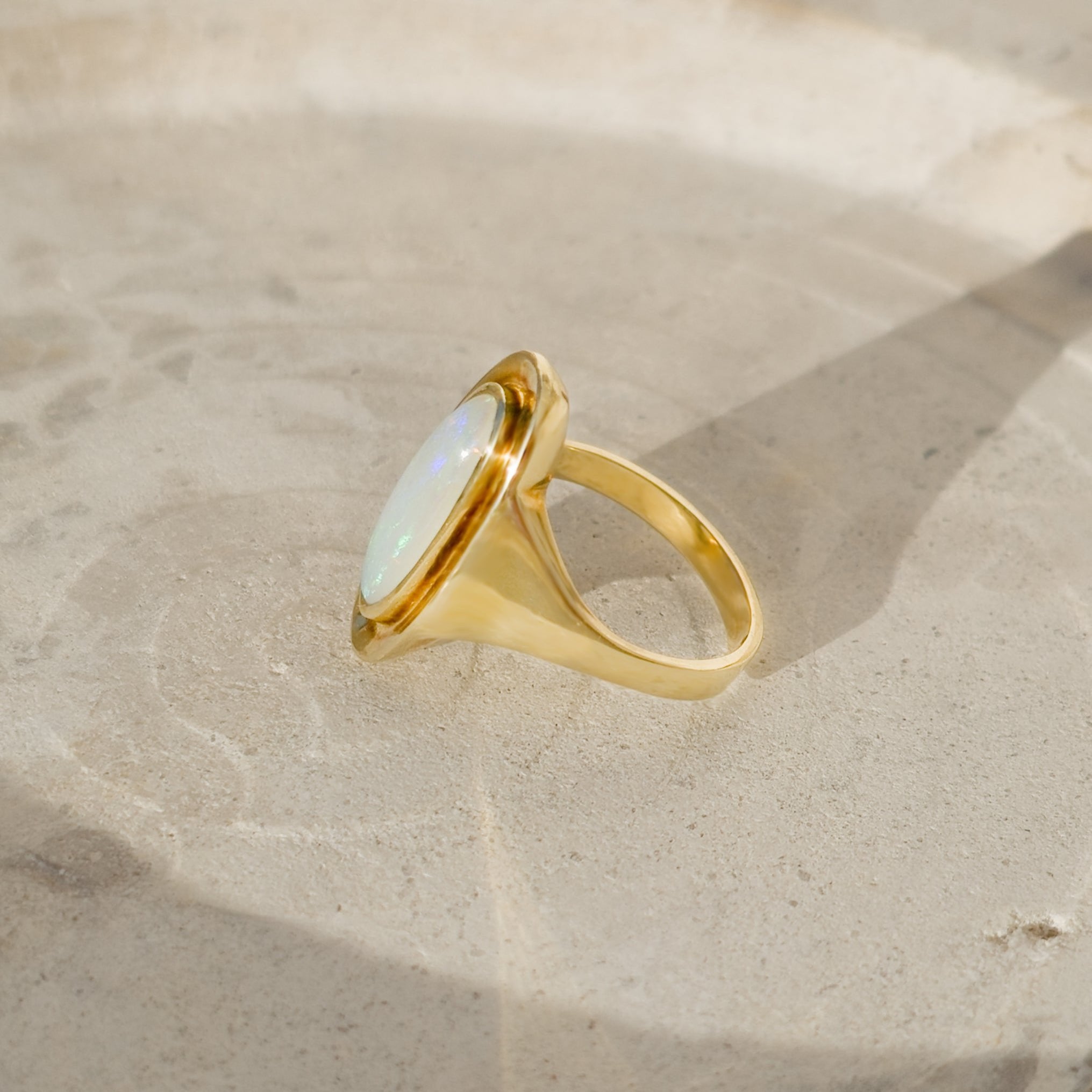 Ring mit Opal
