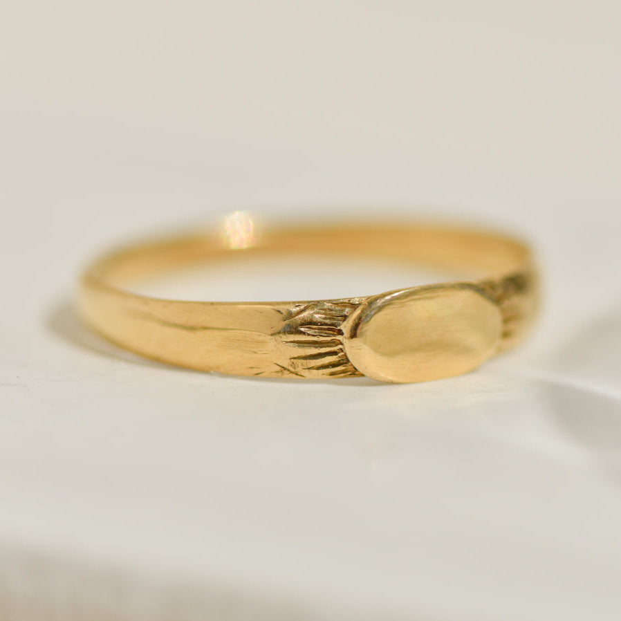 Feiner Vintage-Siegelring aus 18K Gelbgold – klein, edel, gravierbar