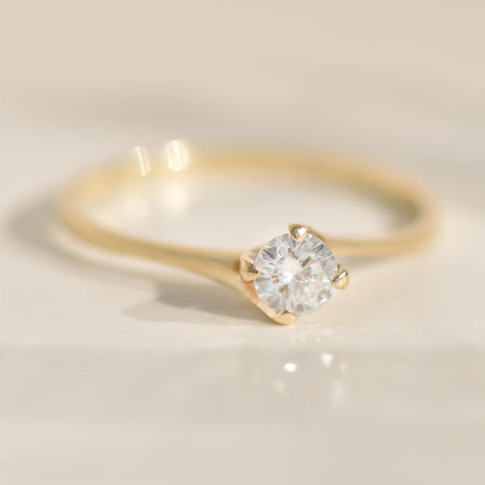 Brillantring aus 14K Gelbgold mit Diamant-Solitär