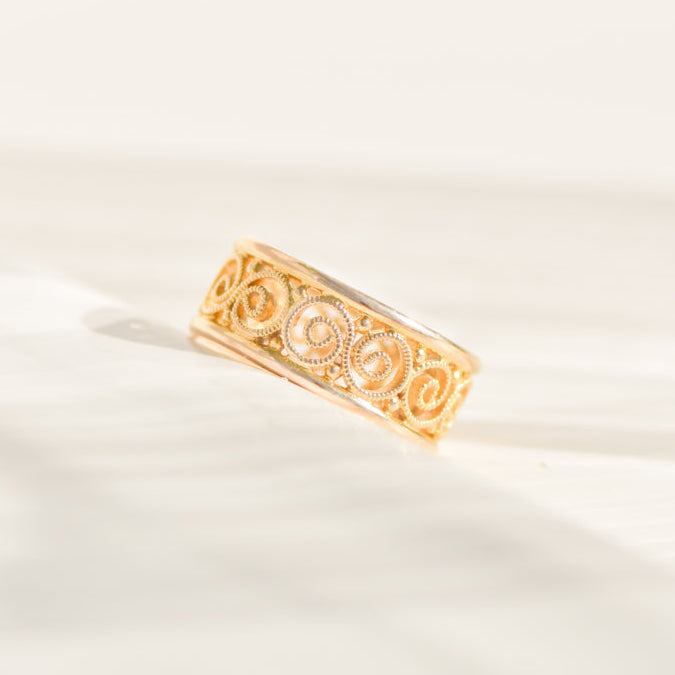 Bandring mit ajourierter Ringschiene aus 14K Gold