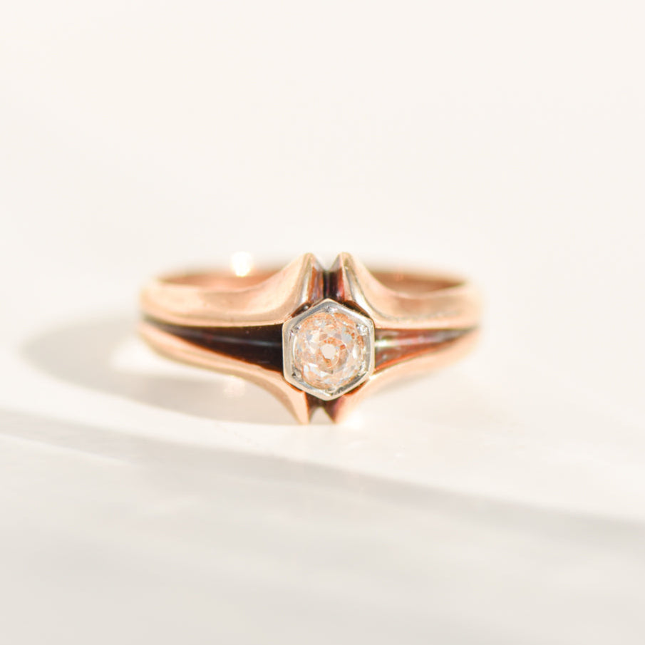 Antique solitaire ring in 14K rose gold with an old-cut diamond – delicate pink, wild at heart