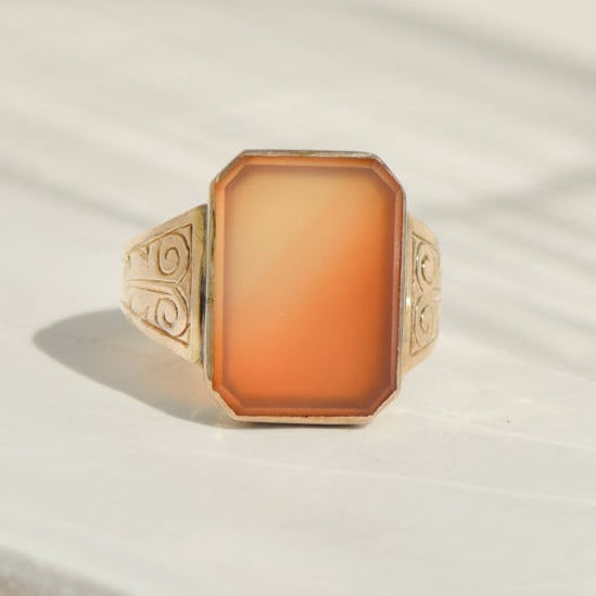 Historischer Karneol-Ring aus 333er Gelbgold – Biedermeier-Herrenschmuck (Unisex) mit Gravur