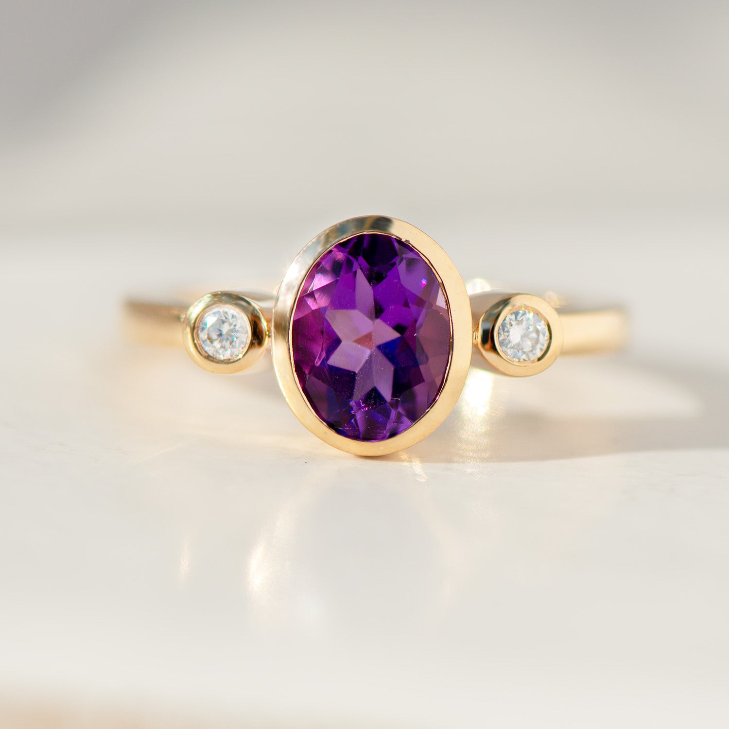 Eleganter Vintage-Ring aus 14 K Gelbgold mit Amethyst & Diamanten – zeitloser Klassiker
