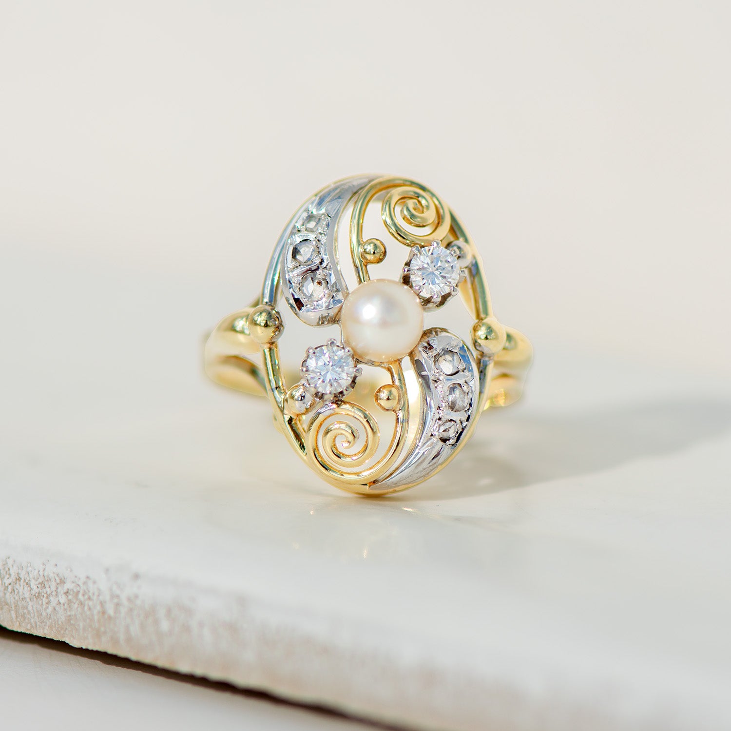 Antiker Jugendstil-Ring mit Perle & Diamanten aus 585er Gelb-Weißgold