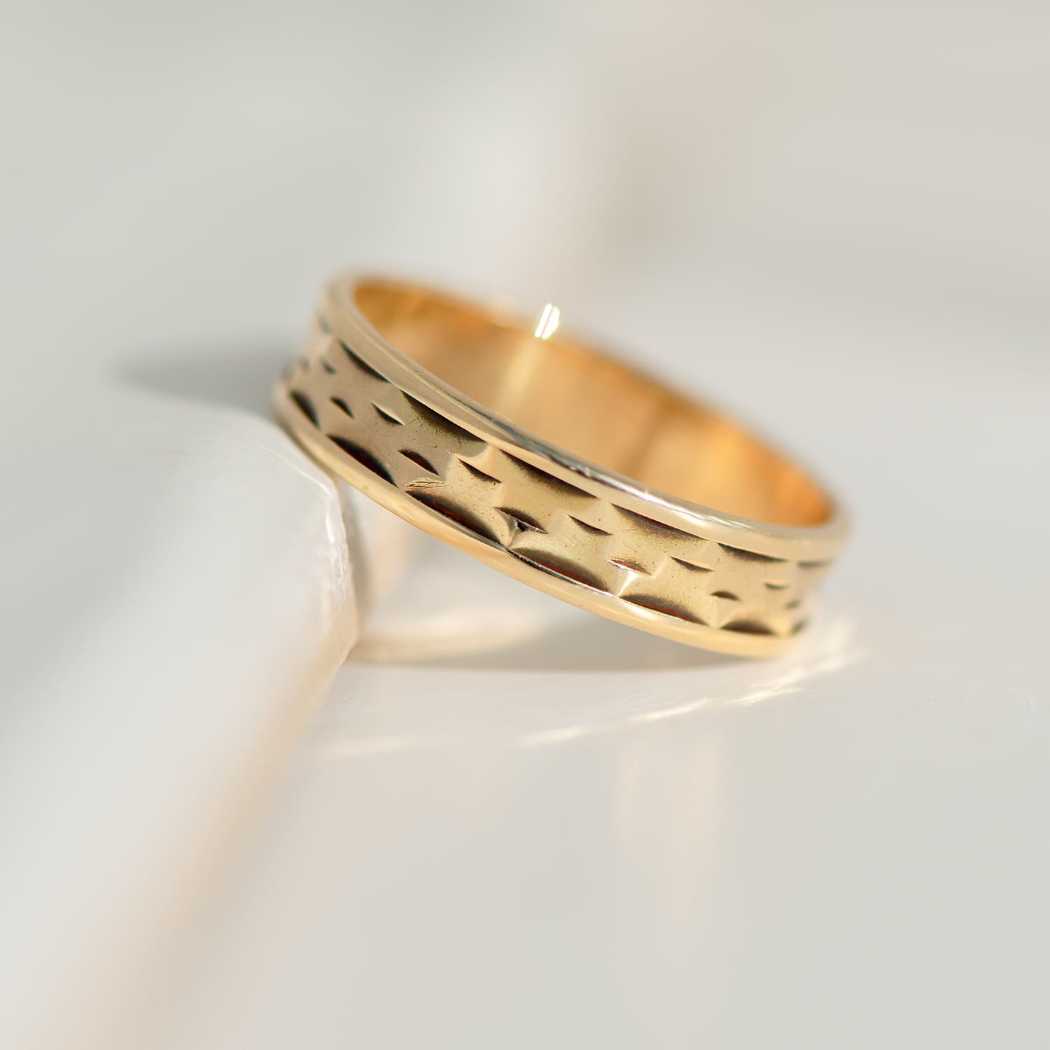 Vintage Bandring 14K Gelbgold mit Gravurmuster