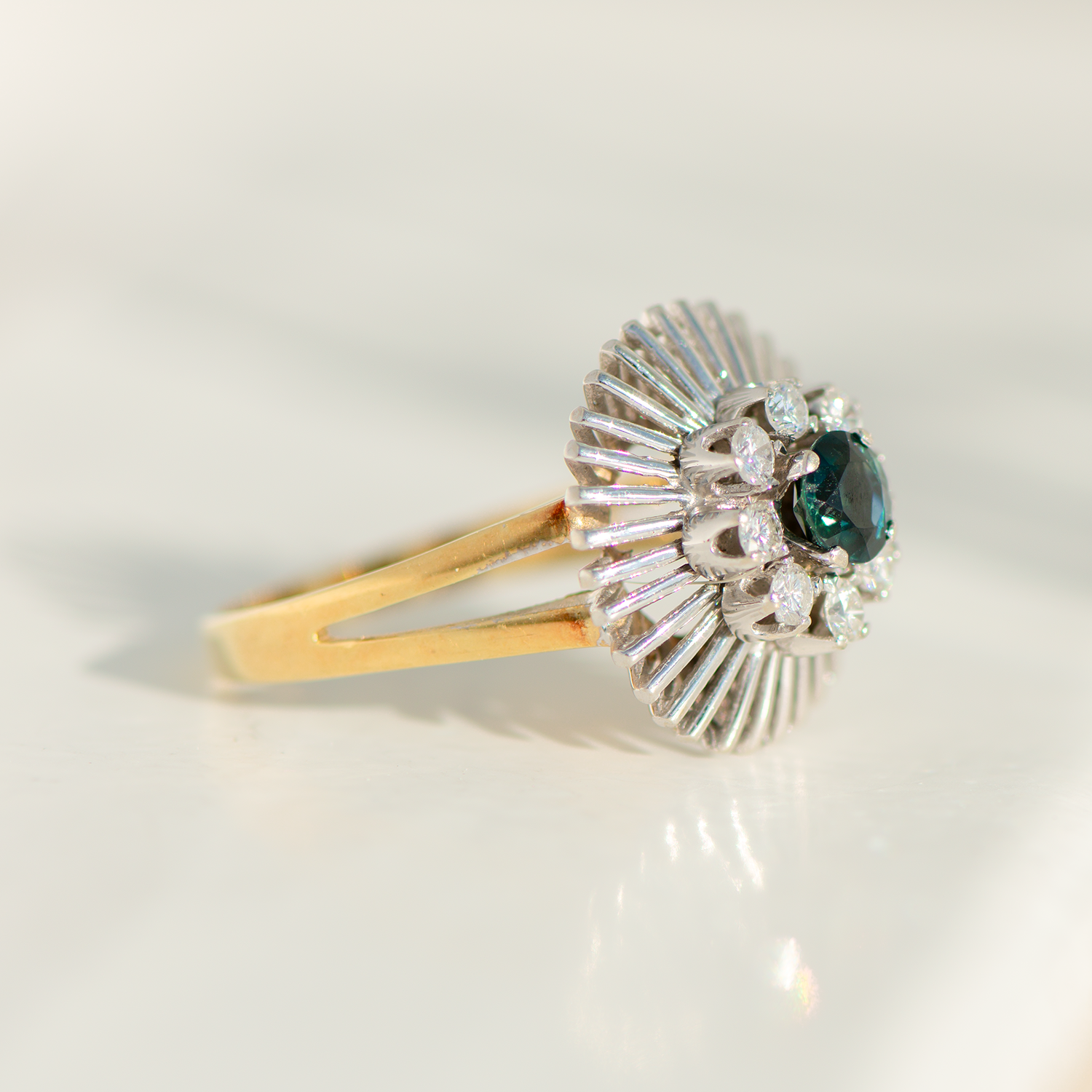 Vintage-Ring aus 14K Gelbgold & Weißgold mit Saphir und Diamanten