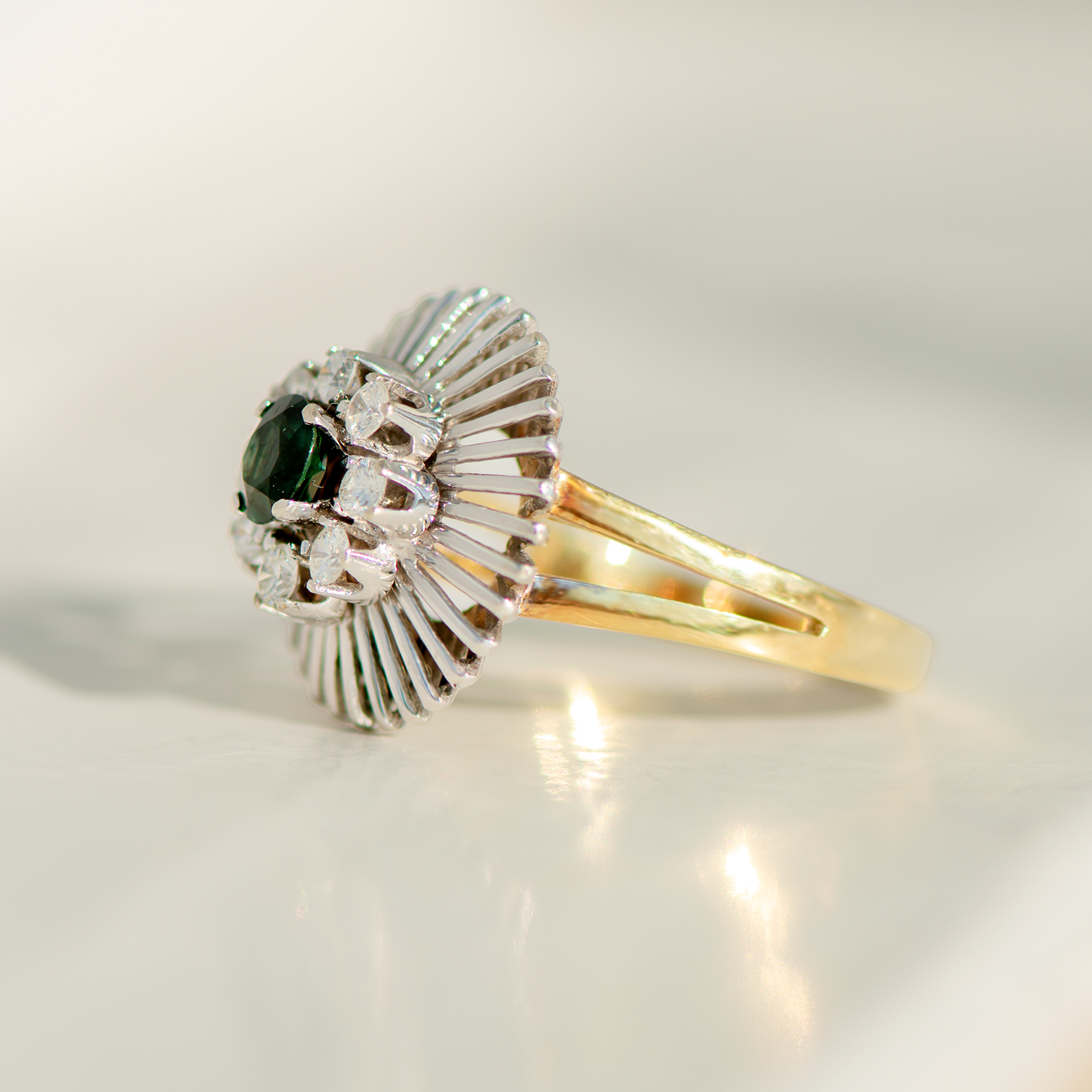 Vintage-Ring aus 14K Gelbgold & Weißgold mit Saphir und Diamanten