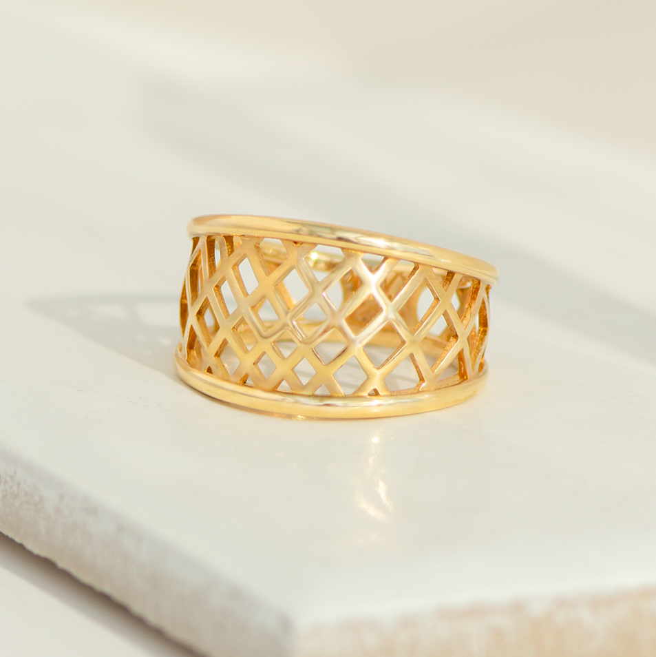 Vintage Ring mit durchbrochener Schiene aus 750er Gelbgold