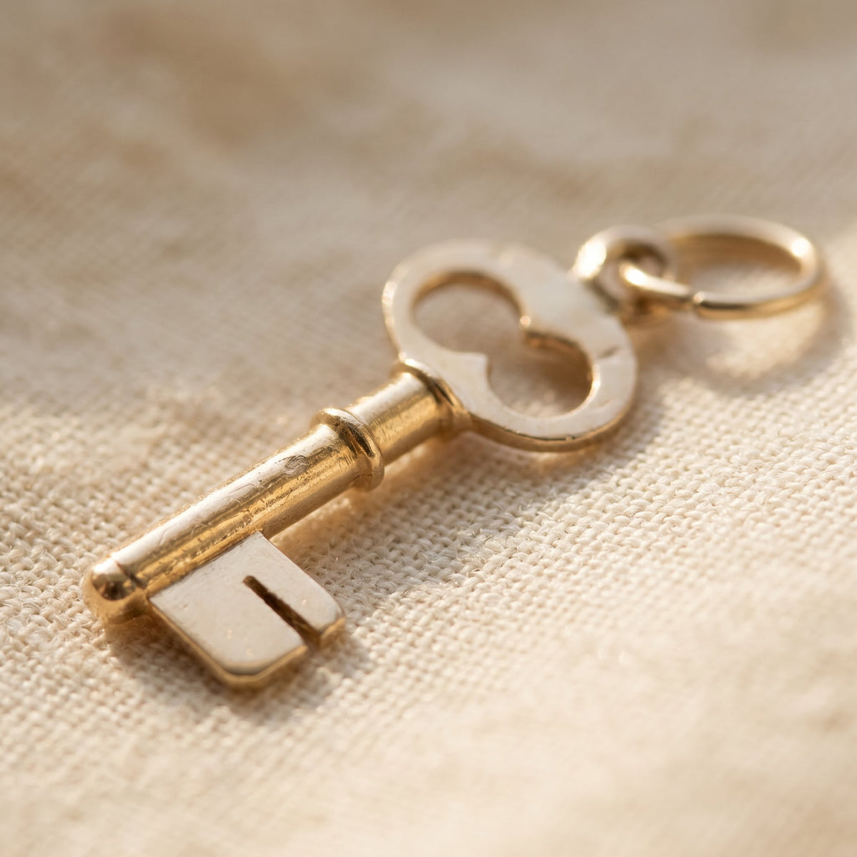 Anhänger Schlüssel aus 14 Karat Gelbgold - Honey Jewelry