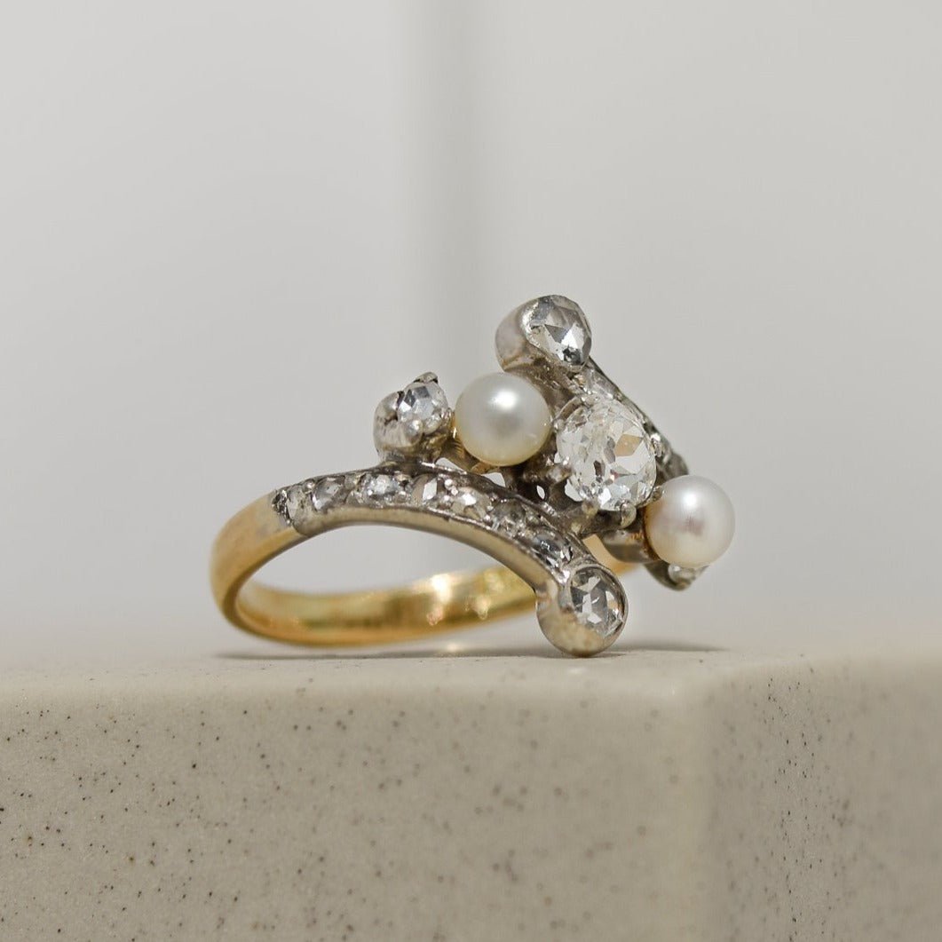 Antiker 18 Karat Goldring mit Perlen und Diamanten – Elegante Kombination - Honey Jewelry