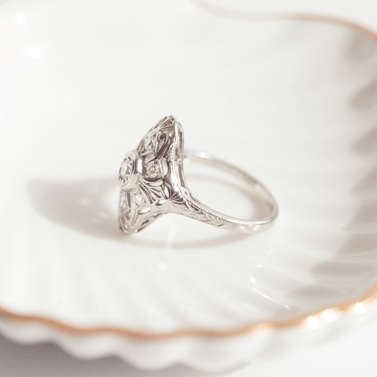 Antiker Art Déco Diamantring aus 750 Weißgold - Honey Jewelry