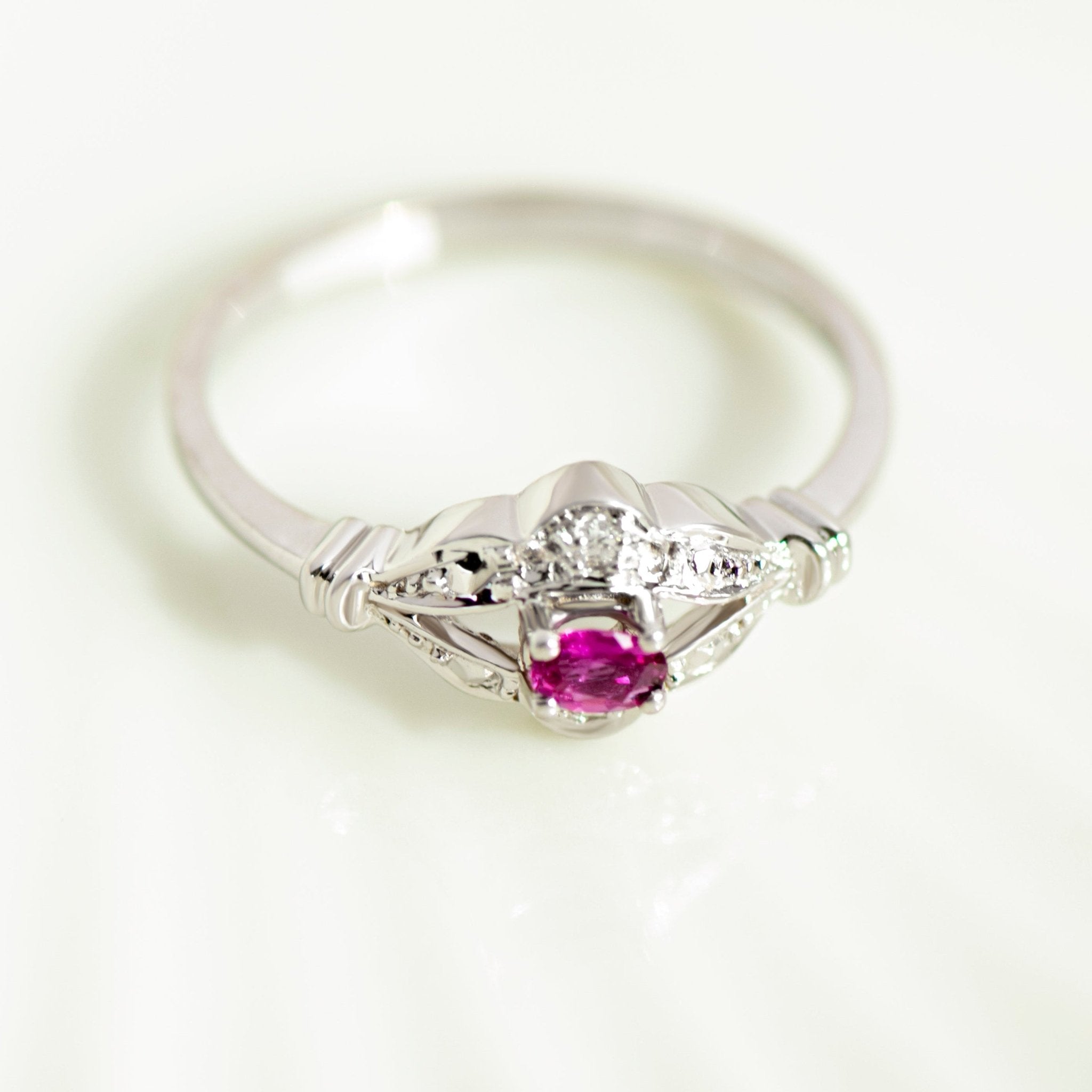 Antiker Rubin Diamantring aus 333 Weißgold - Honey Jewelry