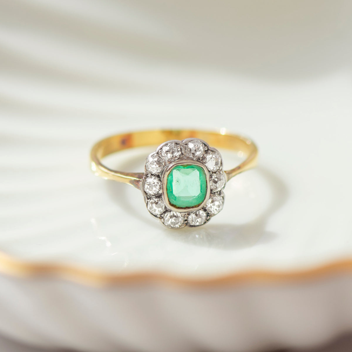 Antiker Smaragd-Entourage-Ring