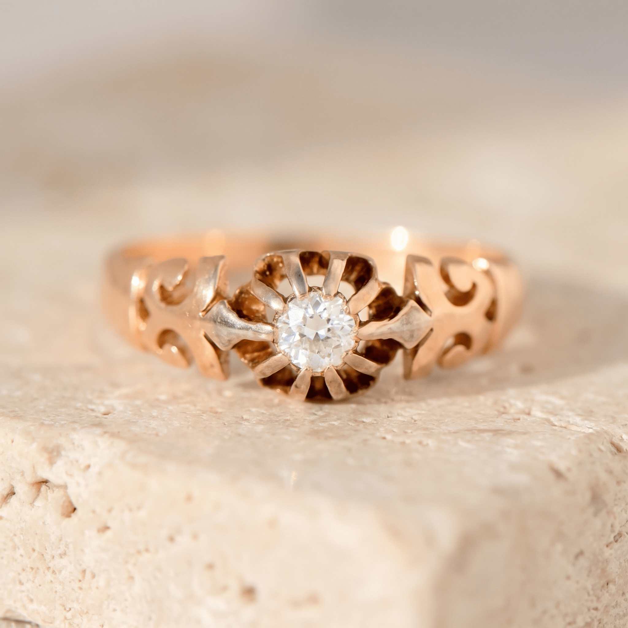 Antiker Solitärring aus 585 Roségold mit Altschliff-Diamant (0,13 ct) - Honey Jewelry