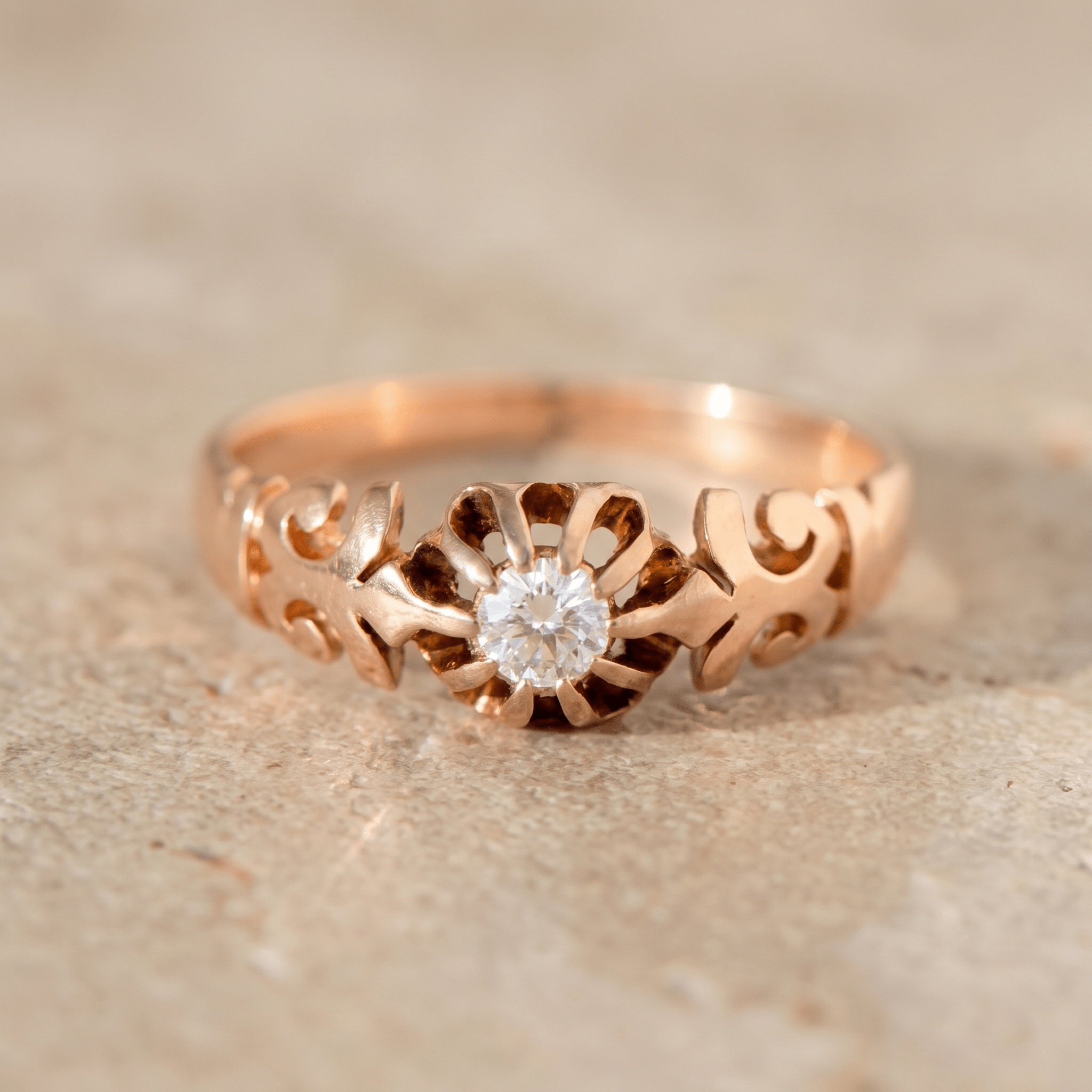 Antiker Solitärring aus 585 Roségold mit Altschliff-Diamant (0,13 ct) - Honey Jewelry