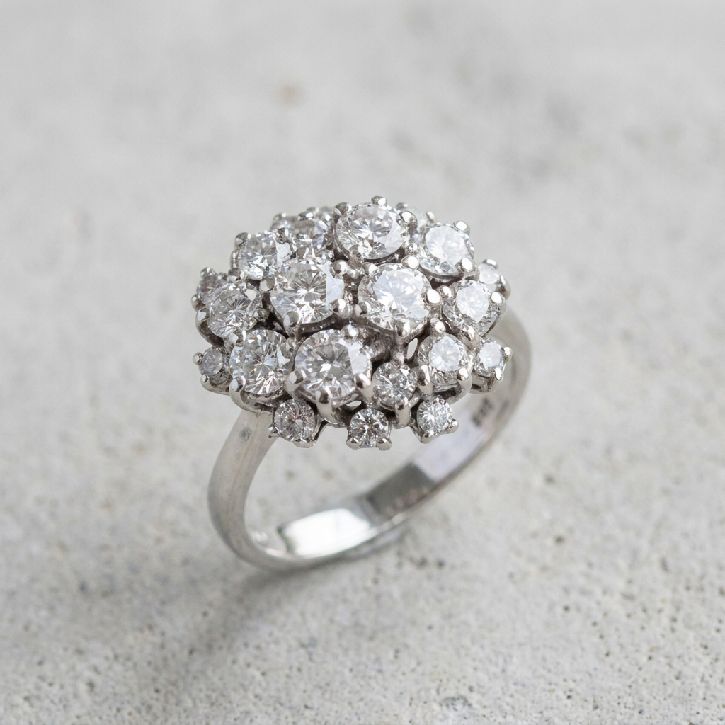 Fantastic white gold ring with brilliant
