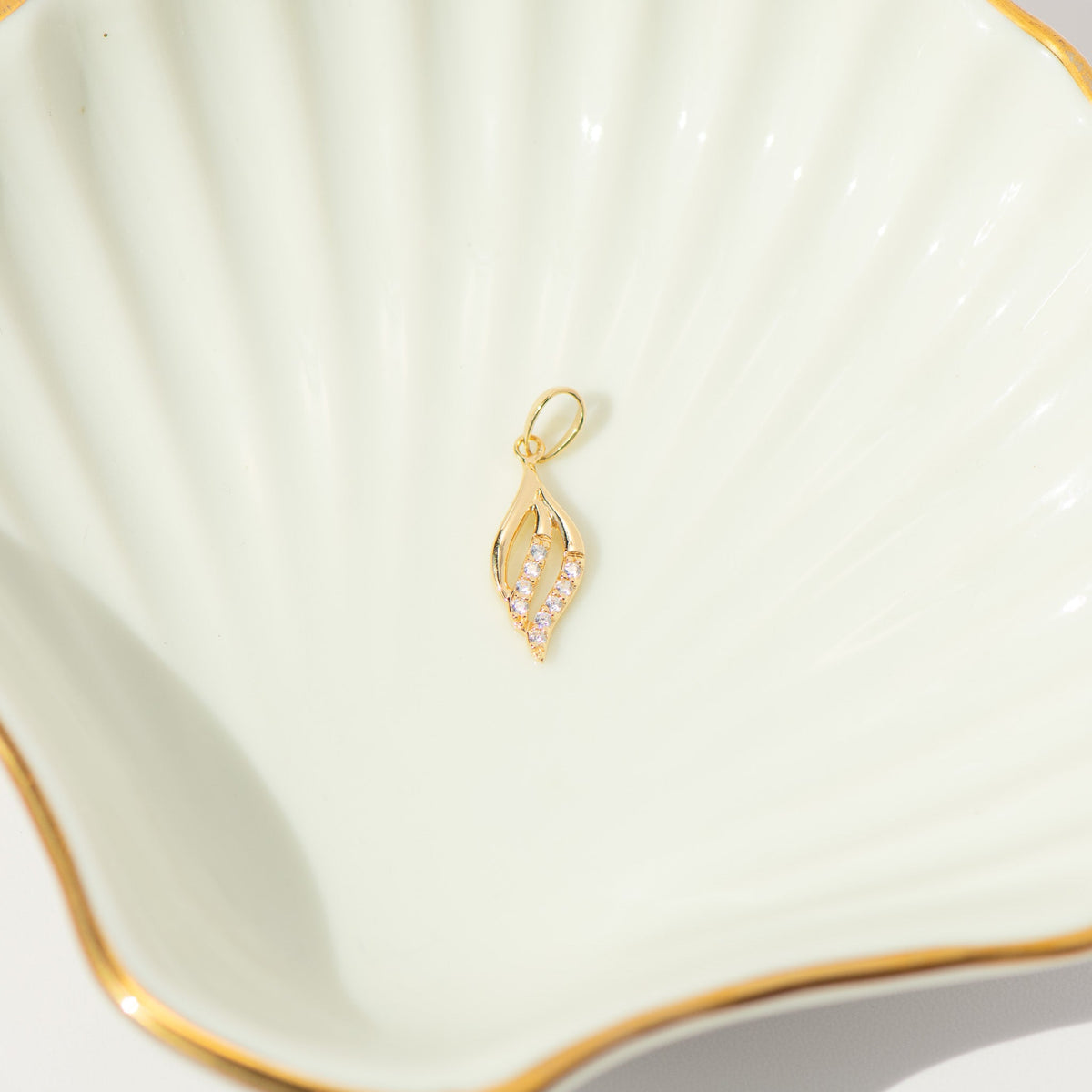 Blatt Anhänger 18K Gelbgold Zirkone - Honey Jewelry