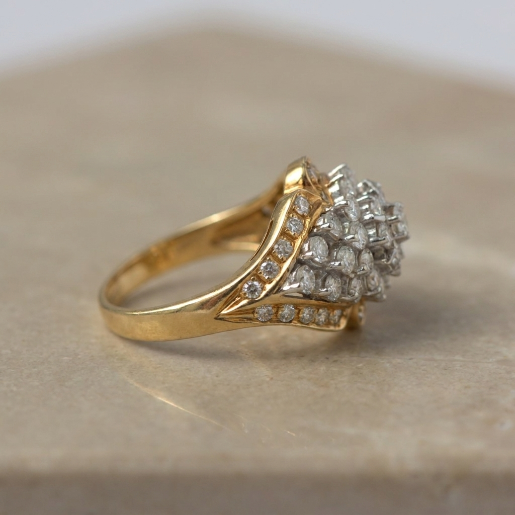 Diamant-Cocktailring mit Kuppelkopf