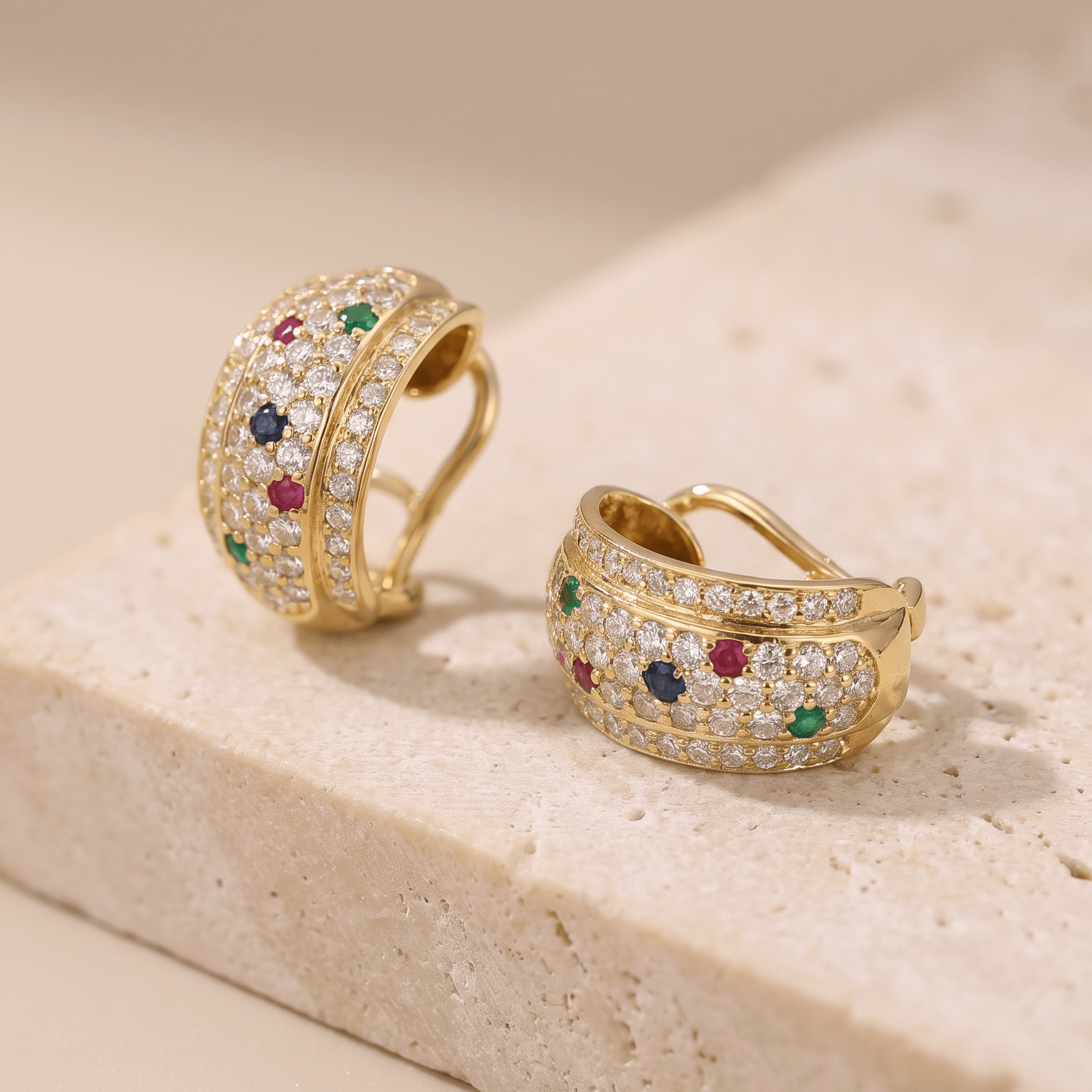Diamant Halbcreolen aus 750 Gelbgold mit Farbsteinen - Honey Jewelry