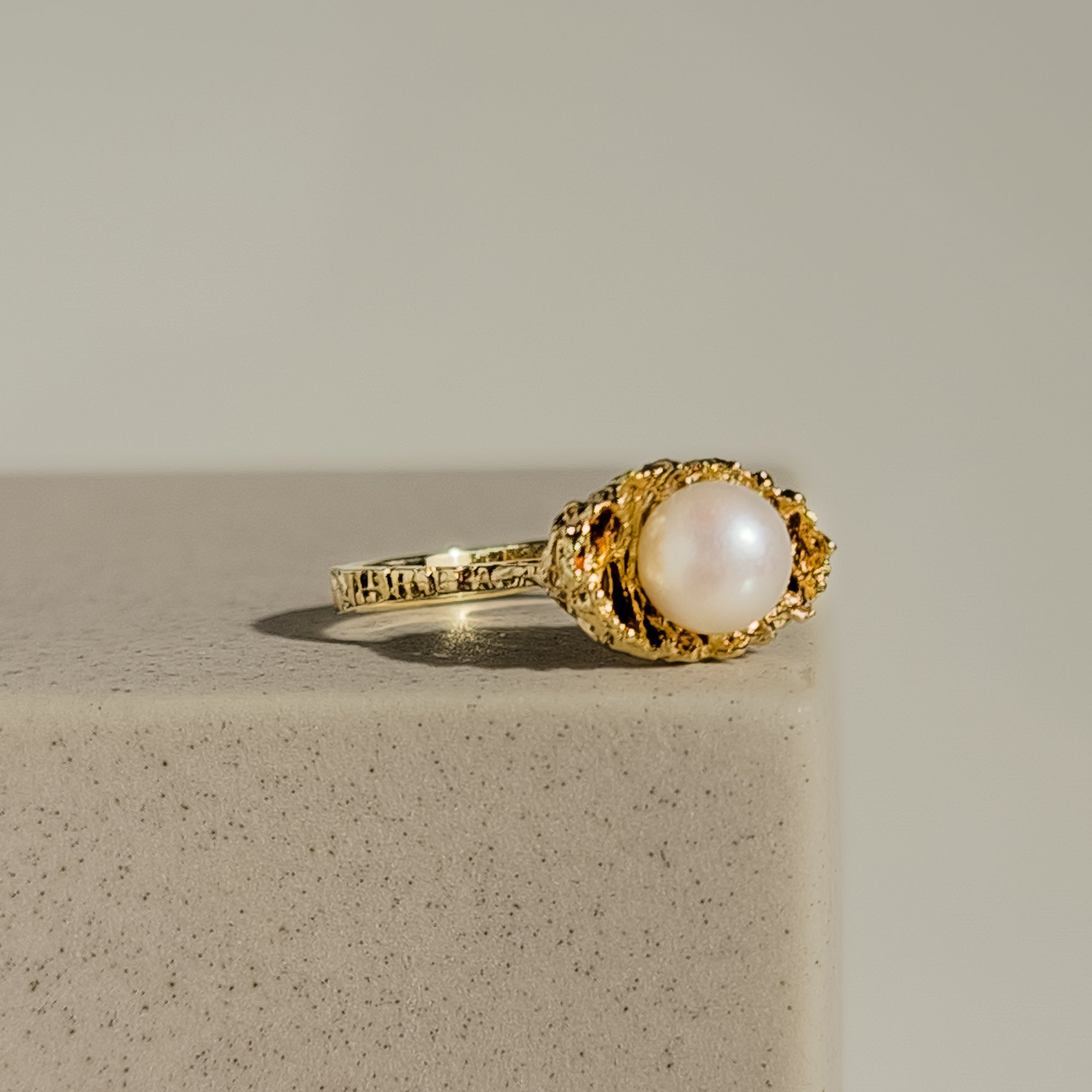 Eleganter Perlen - Ring aus 14 Karat Gold - Honey Jewelry