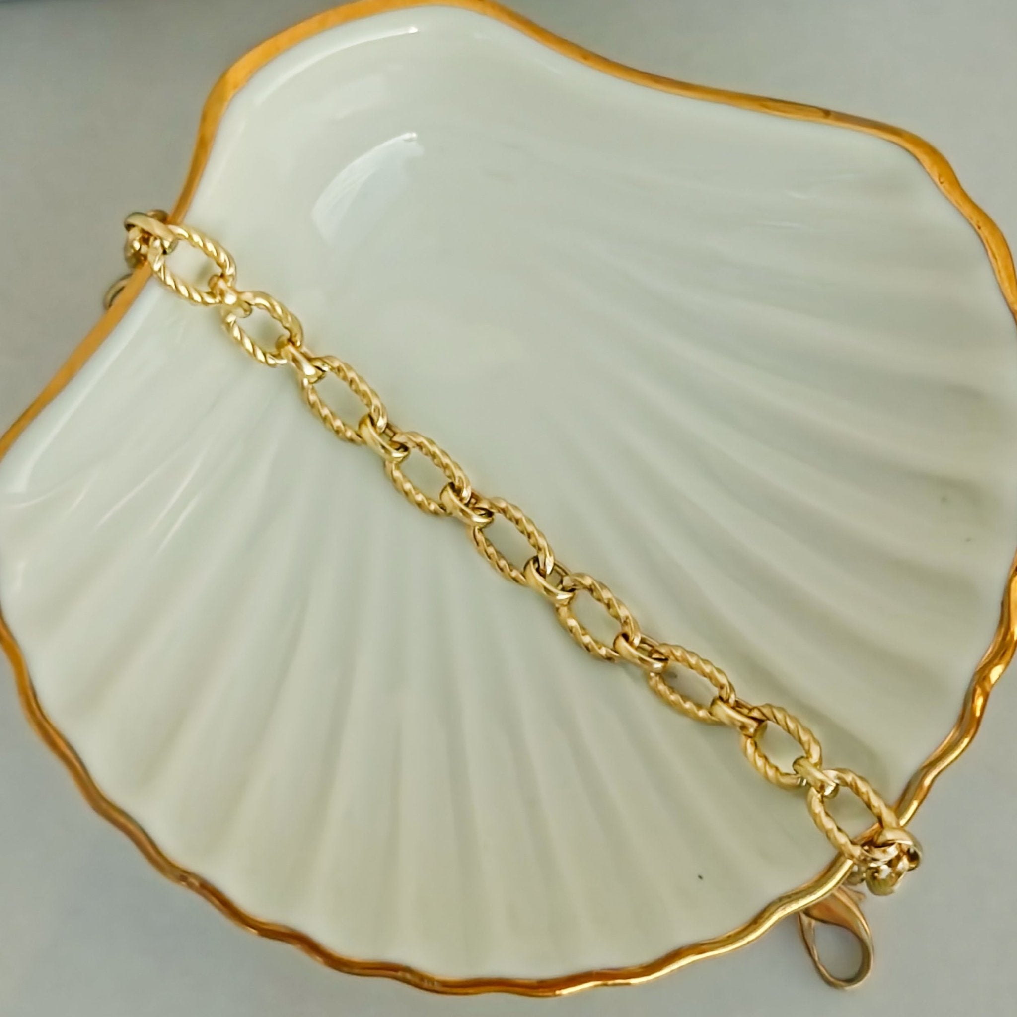 Gedrehtes Rundanker - Armband aus 8 K Gold - Honey Jewelry