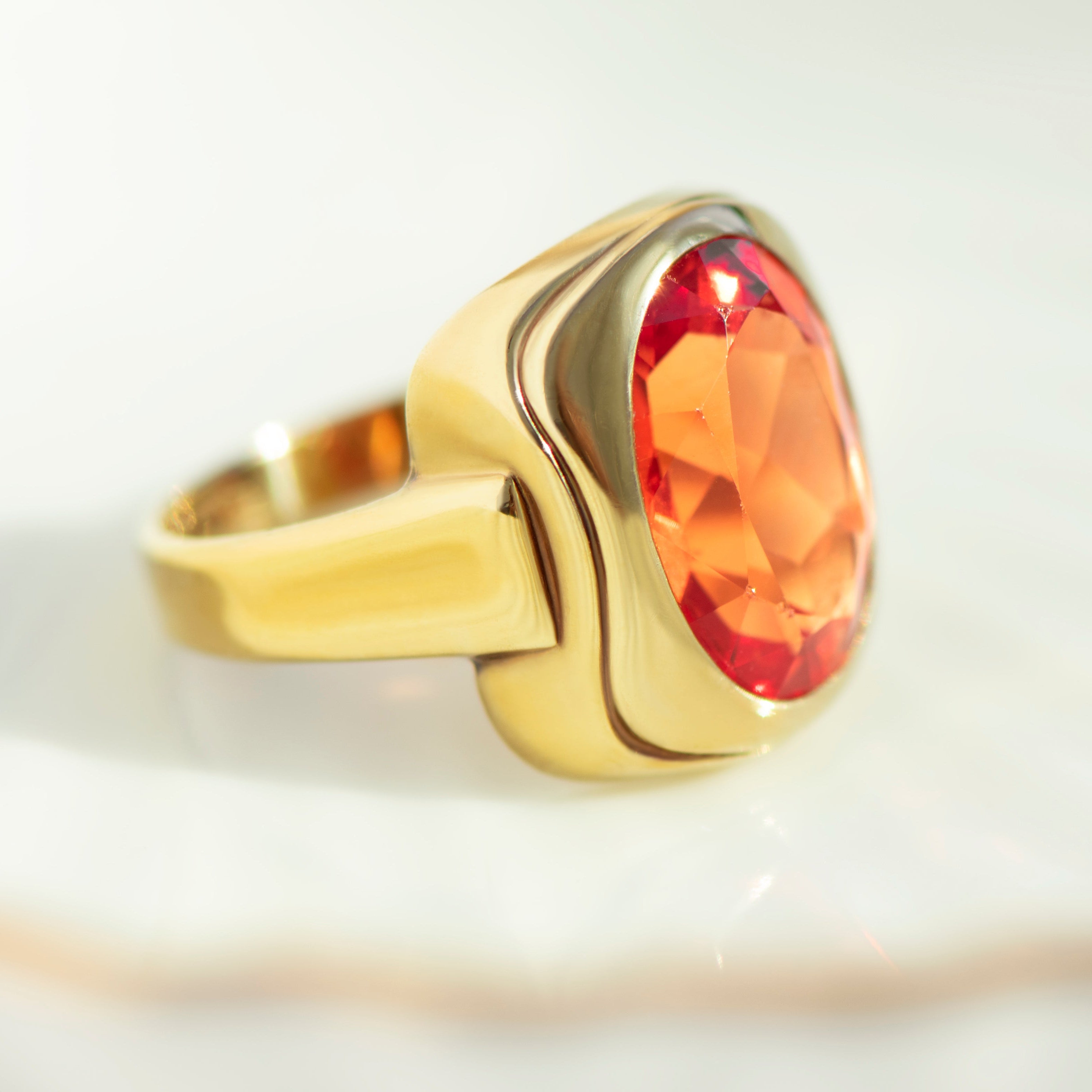 Granat-Ring aus 333er Gelbgold