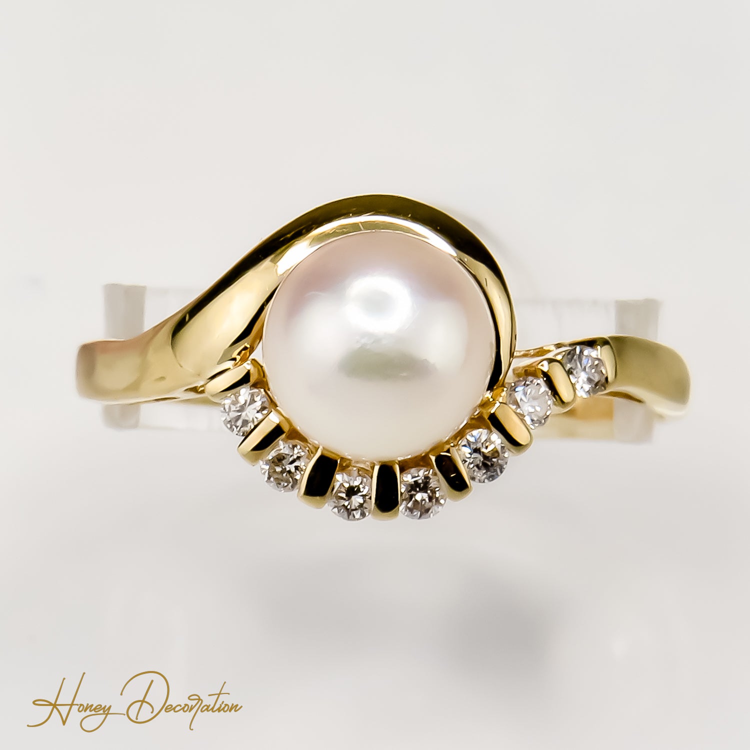 Pearl ring with brilliantly 14 karat gold - classic elegance