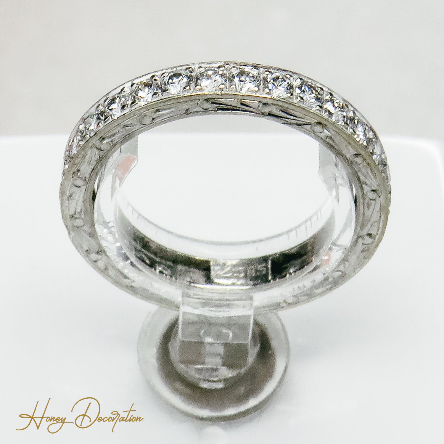Full memory ring made of 14k white gold