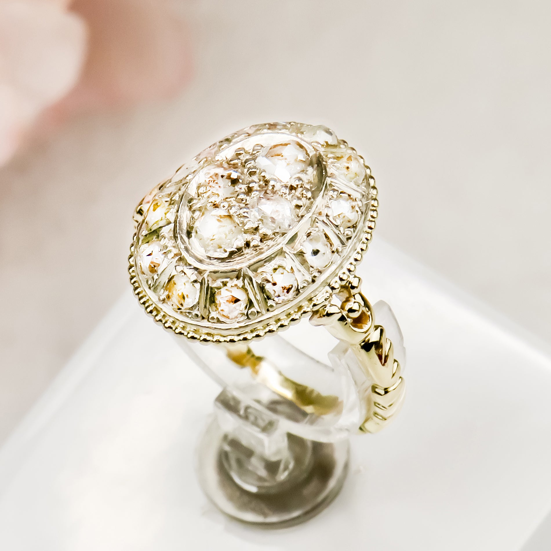 Art Deco diamond ring made of gold with platinum version