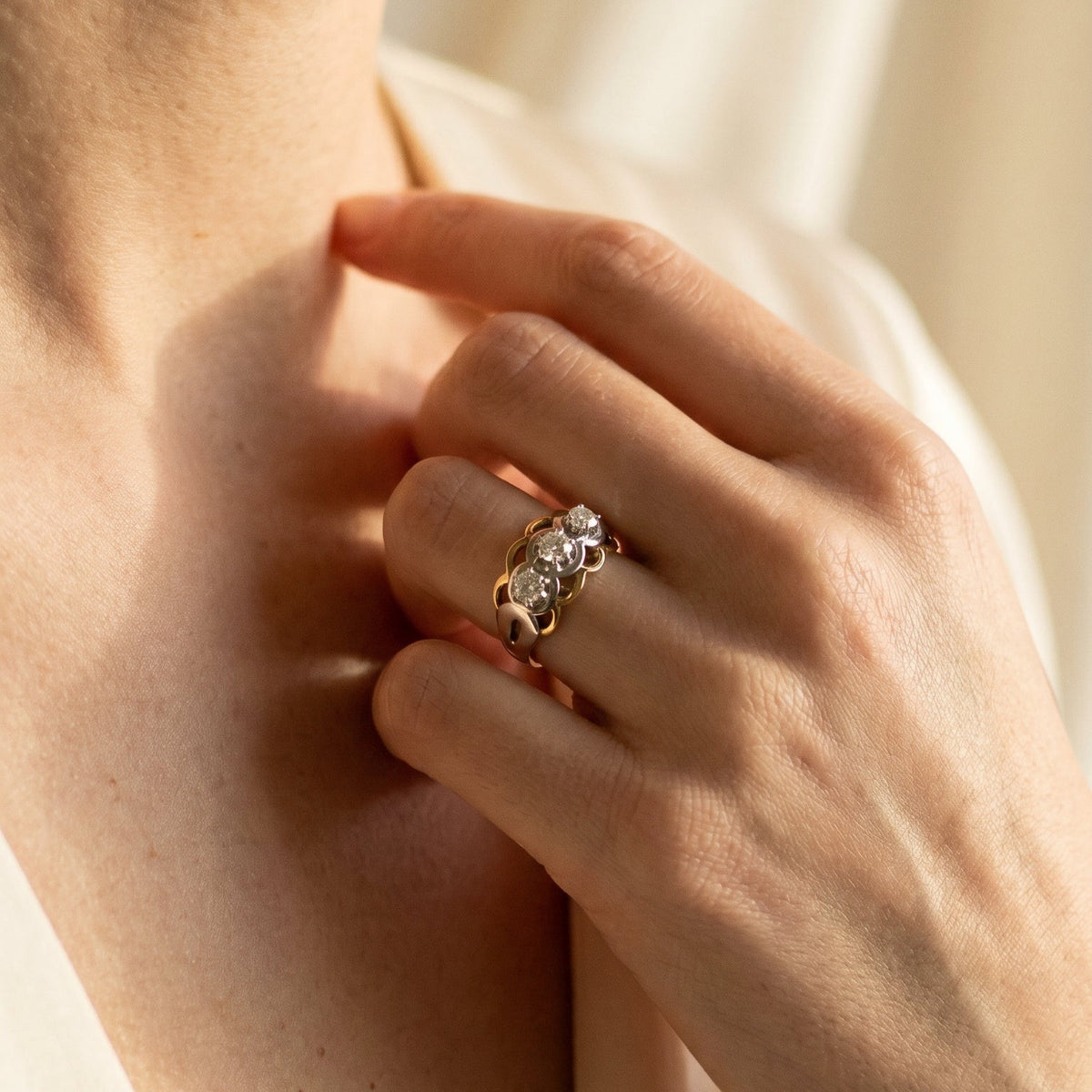 Imposanter Diamantring aus Gelb - und Weißgold - Honey Jewelry