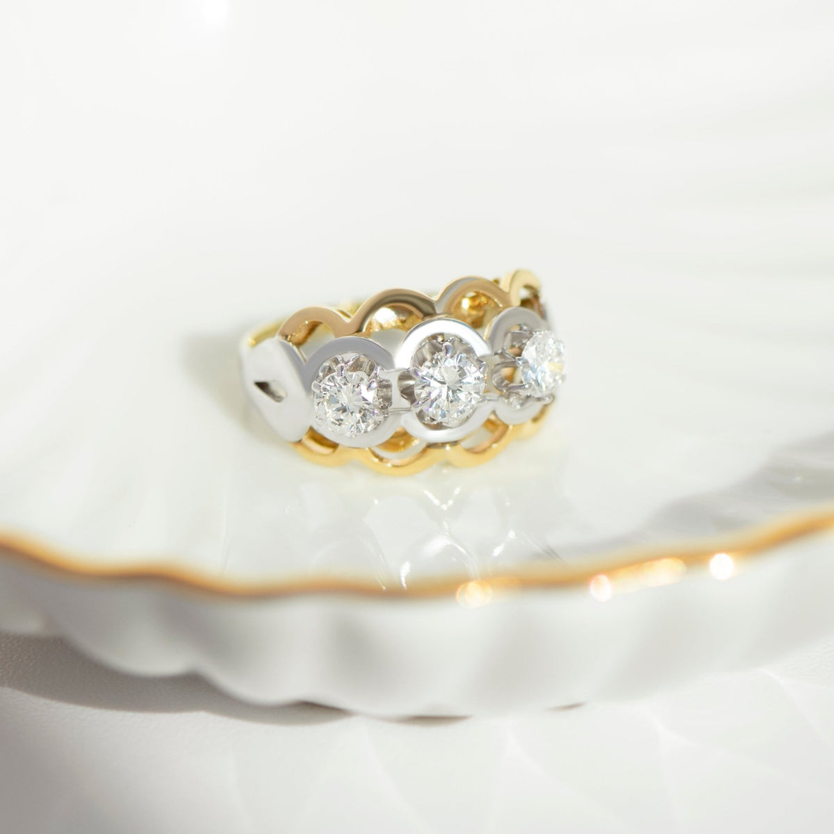 Imposanter Diamantring aus Gelb - und Weißgold - Honey Jewelry