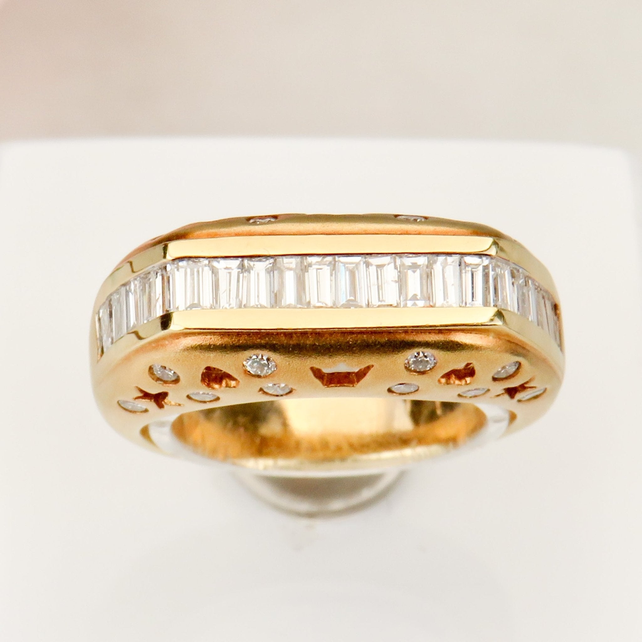 Luxuriöser 750er Goldring mit Mehrfach - Diamanten - Honey Jewelry