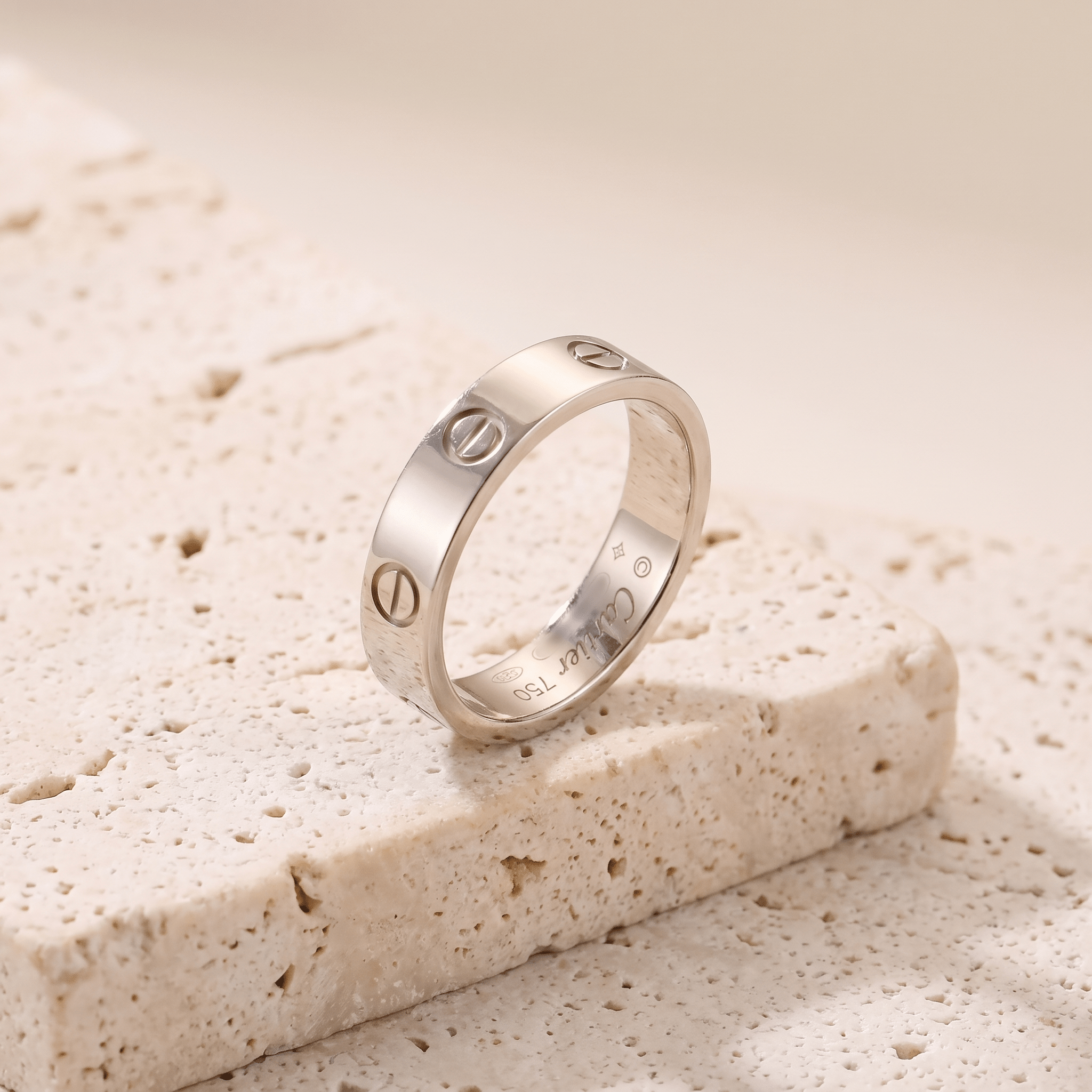 Luxuriöser Cartier Goldring LOVE aus 18 Karat Gold - Honey Jewelry