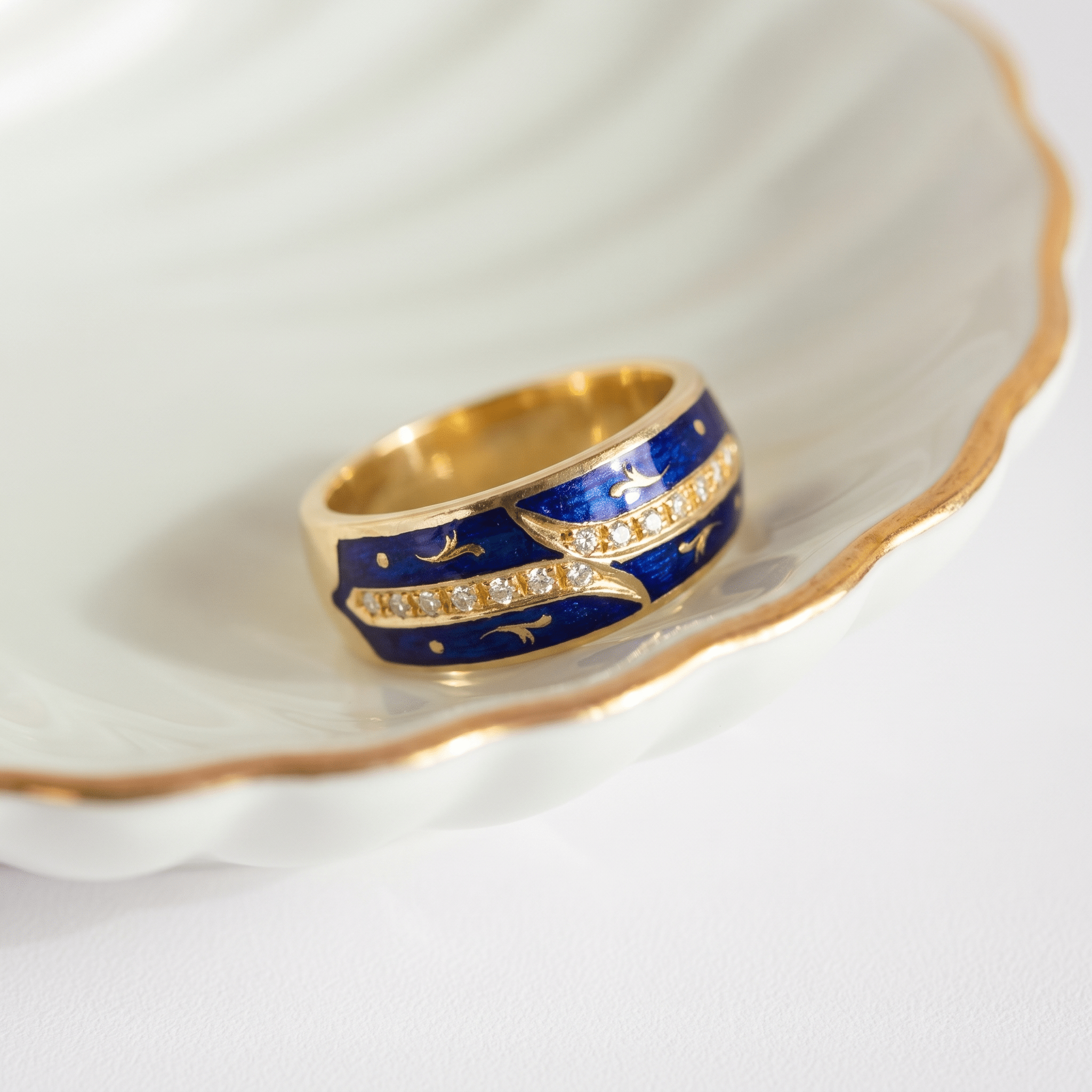 Original Fabergé Ring aus 750 Gelbgold mit blauem Email - Honey Jewelry