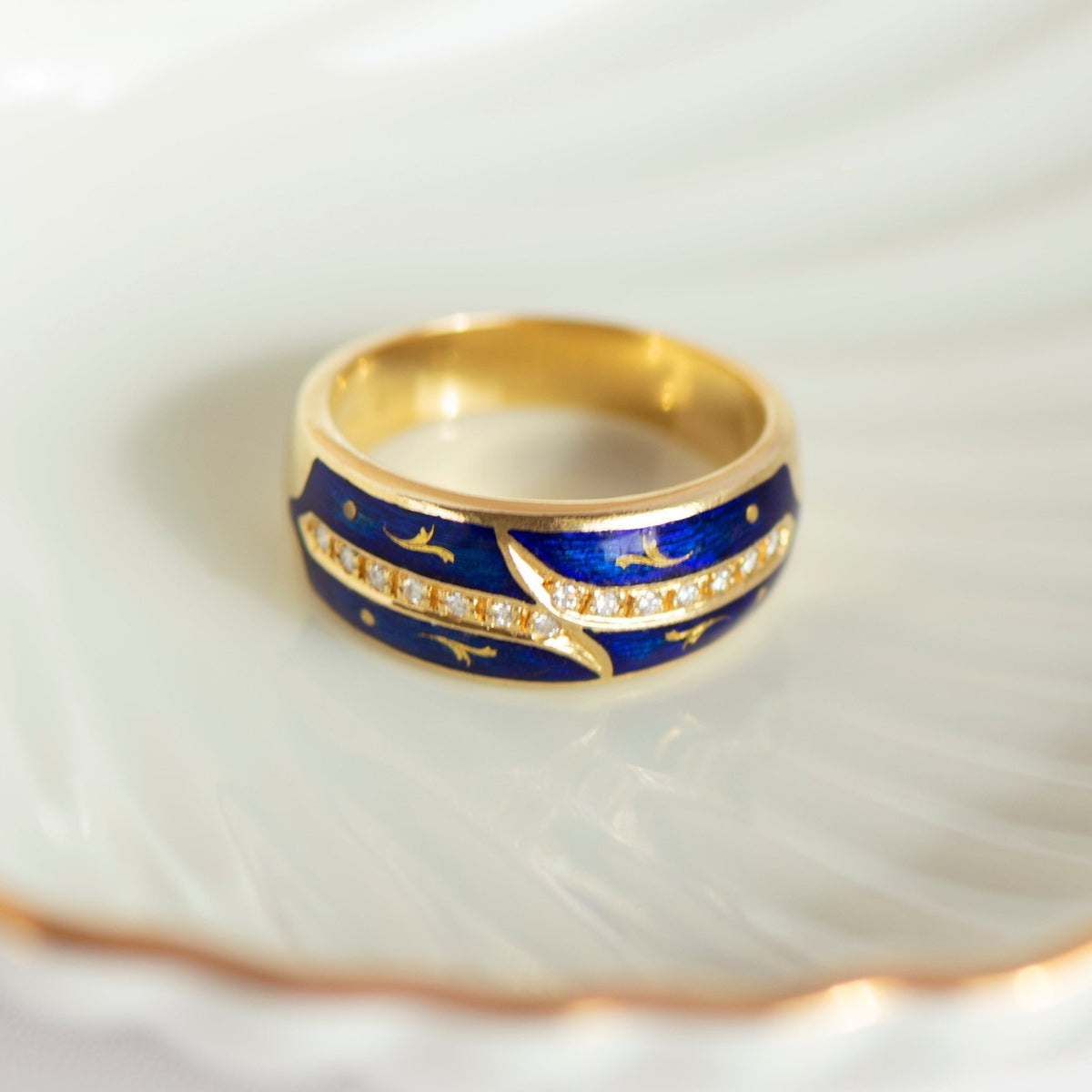 Original Fabergé Ring aus 750 Gelbgold mit blauem Email - Honey Jewelry
