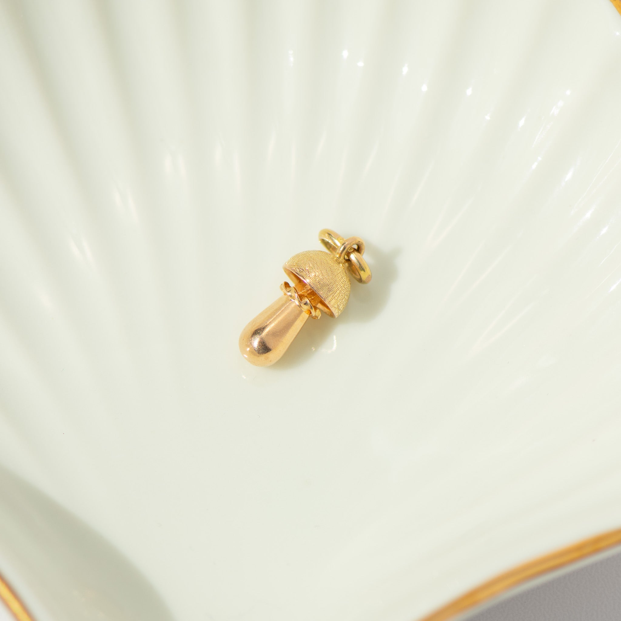 Pilz Anhänger 8K Gelbgold Öse | Transformation - Honey Jewelry