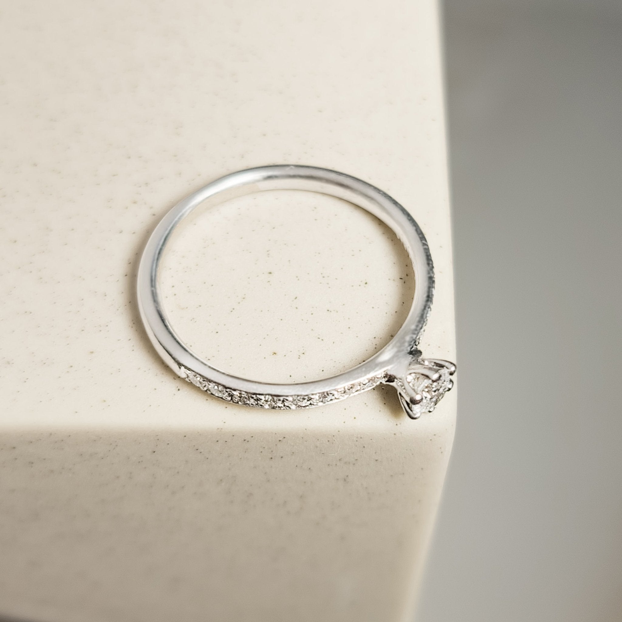 Platinring mit Brillanten – Höchste Eleganz - Honey Jewelry