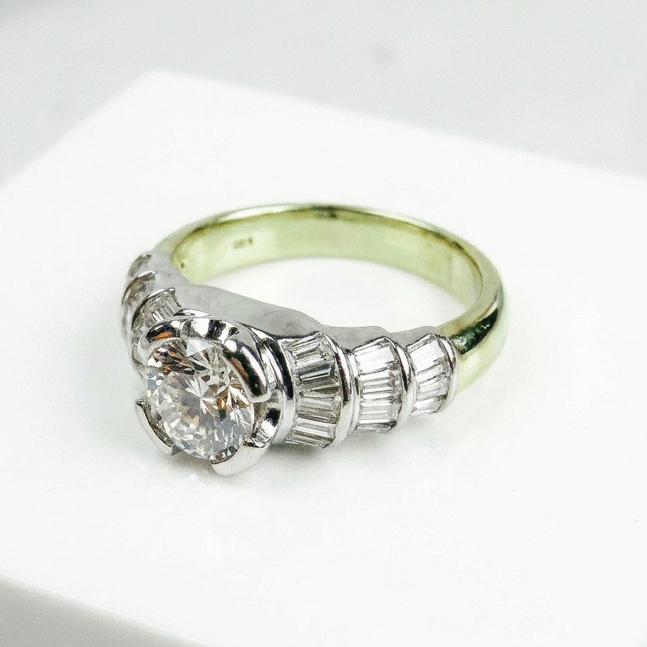 Magnificent 18 Karat Bicolor-Ring with diamonds