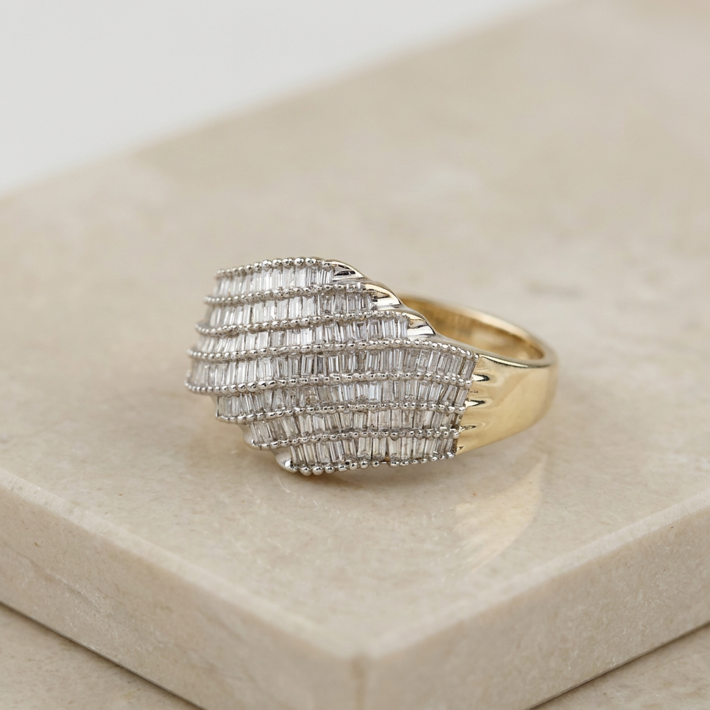 Magnificent gold ring from 585 gold with diamonds