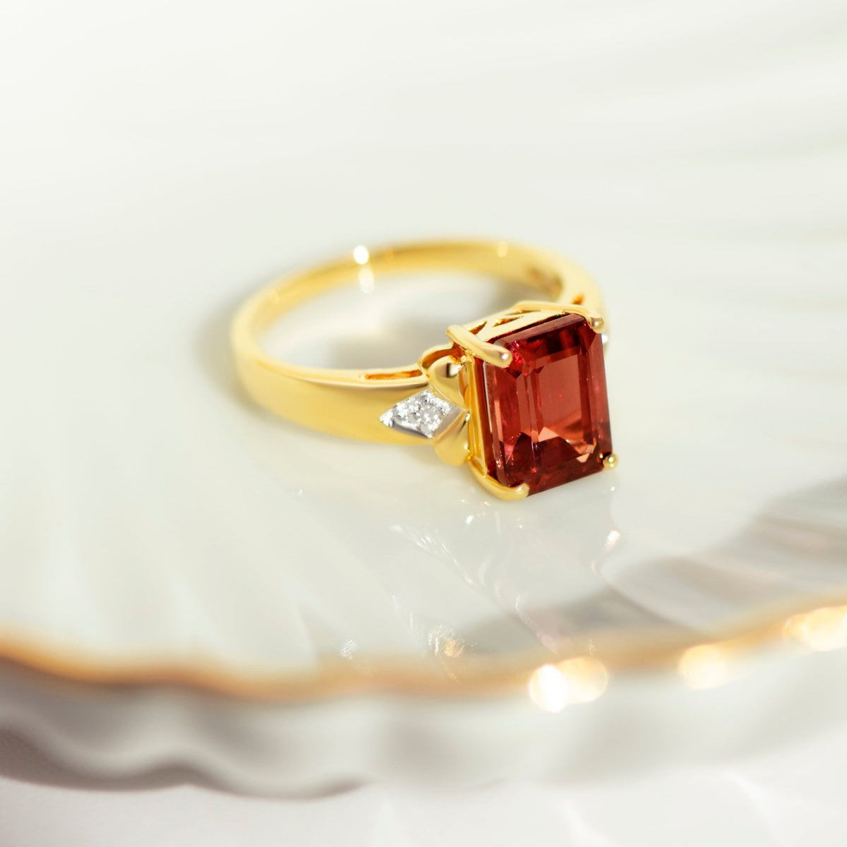 Rubellit Ring aus 750 Gelbgold - Honey Jewelry