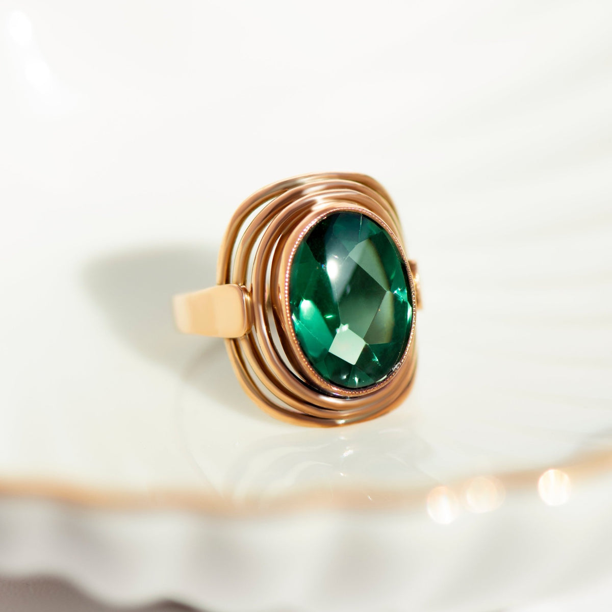 Space Age Turmalin Ring aus Gelbgold - Honey Jewelry