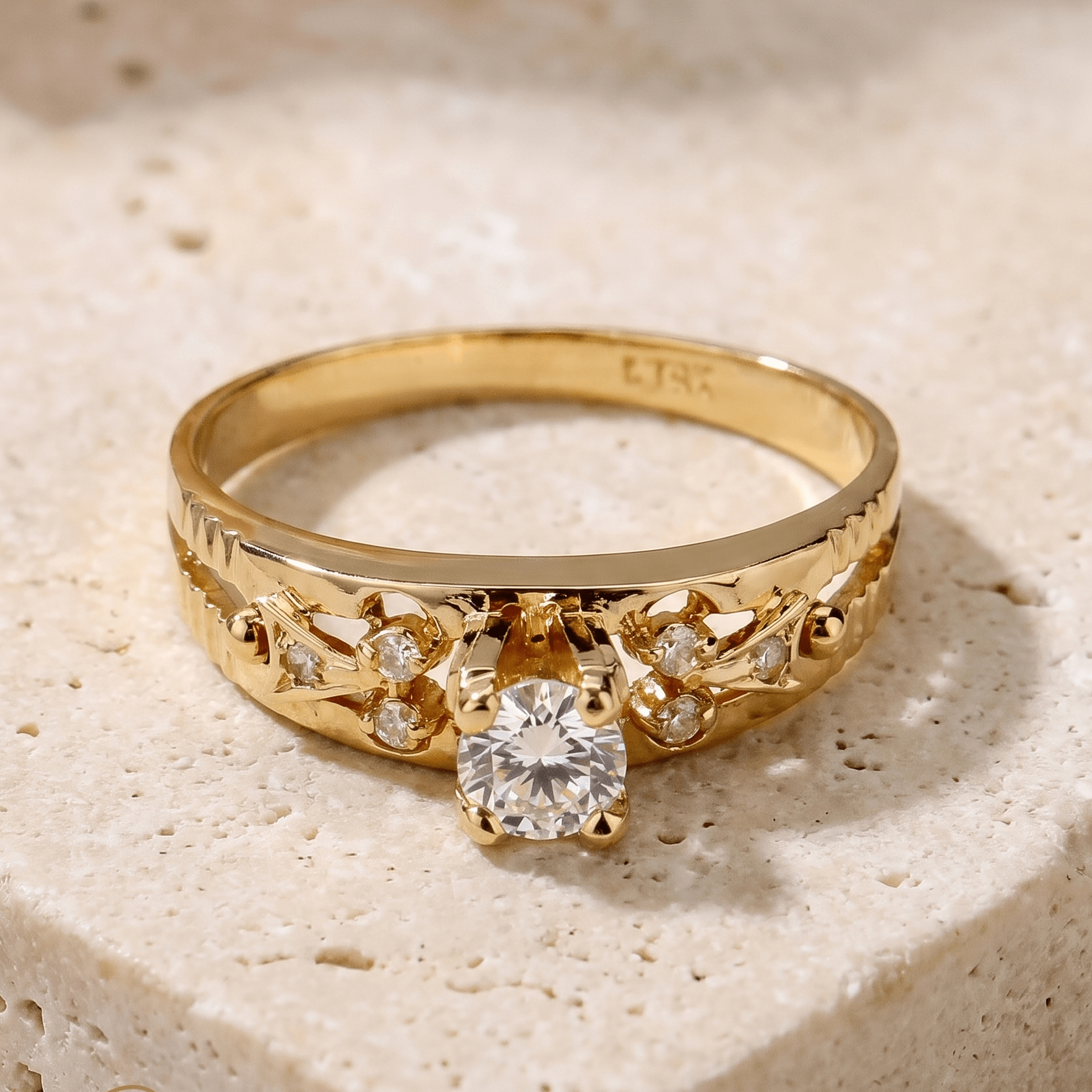 Vintage Halo-Goldring mit Brillant - Luxus pur - Honey Jewelry