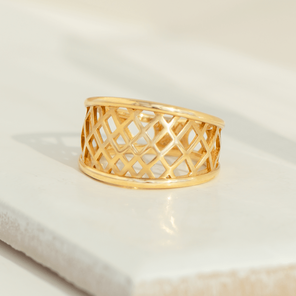 Vintage Ring mit durchbrochener Schiene aus 750er Gelbgold - Honey Jewelry