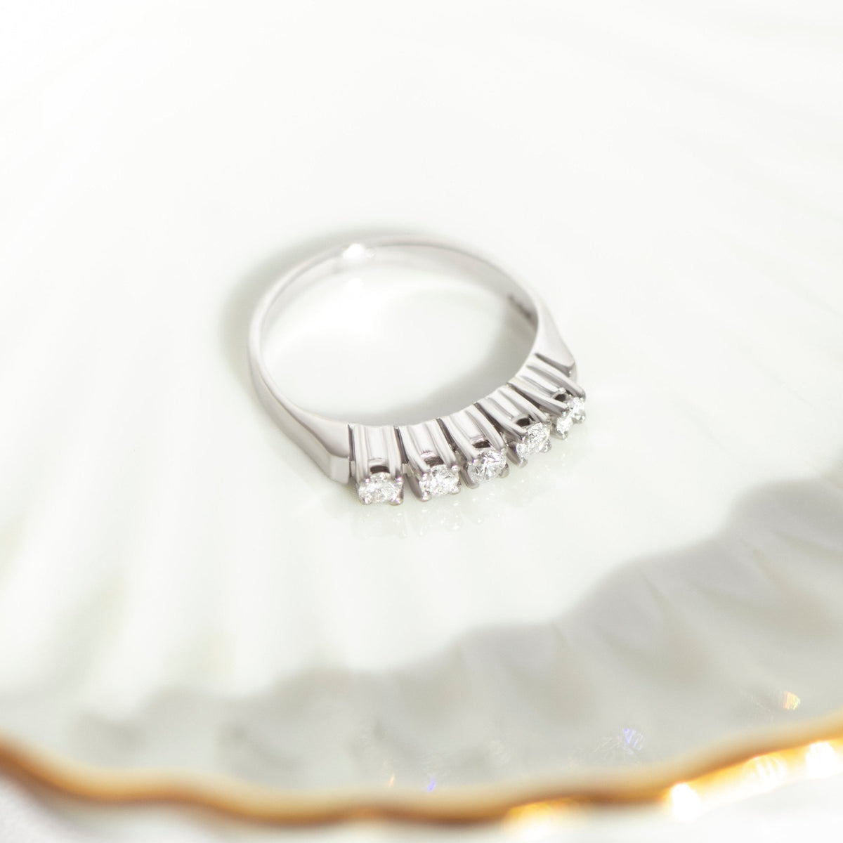 Vintage Weißgoldring mit Zirkonia - Honey Jewelry