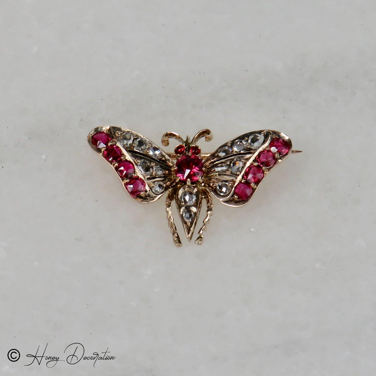 Zeitlose Eleganz: Edle Georgian - Brosche - Honey Jewelry
