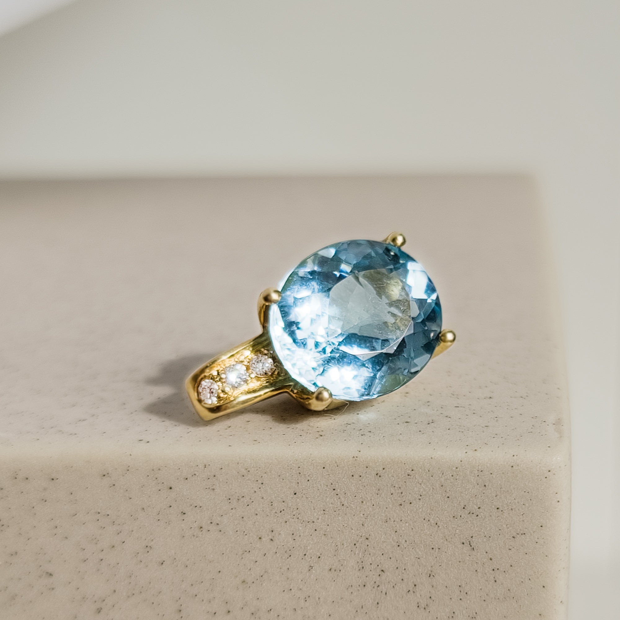 Anhänger aus 750 Gold mit Topas - Honey Jewelry